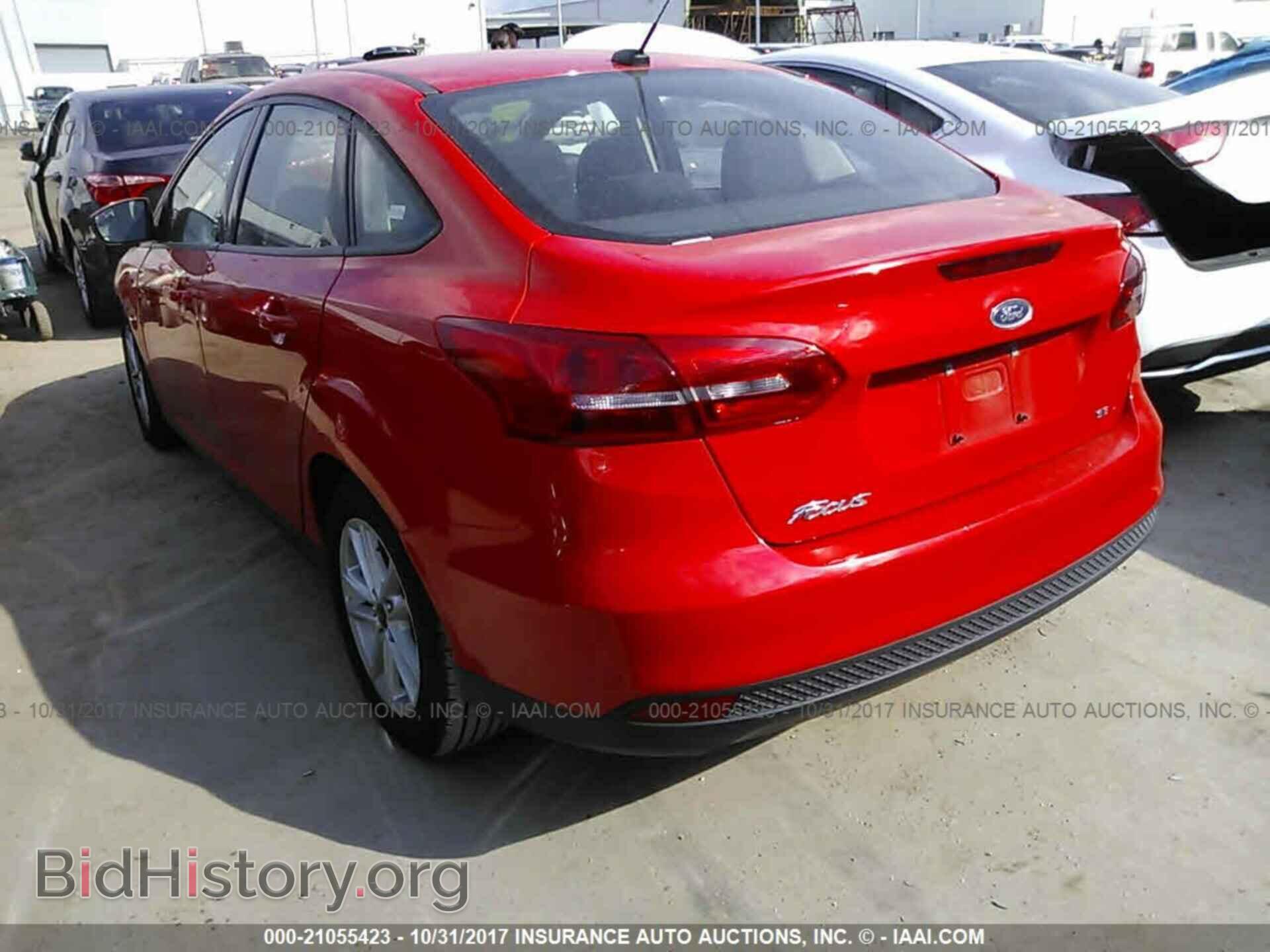 2016 Ford Focus - VIN: 1FADP3F29GL338390 - Photo 3
