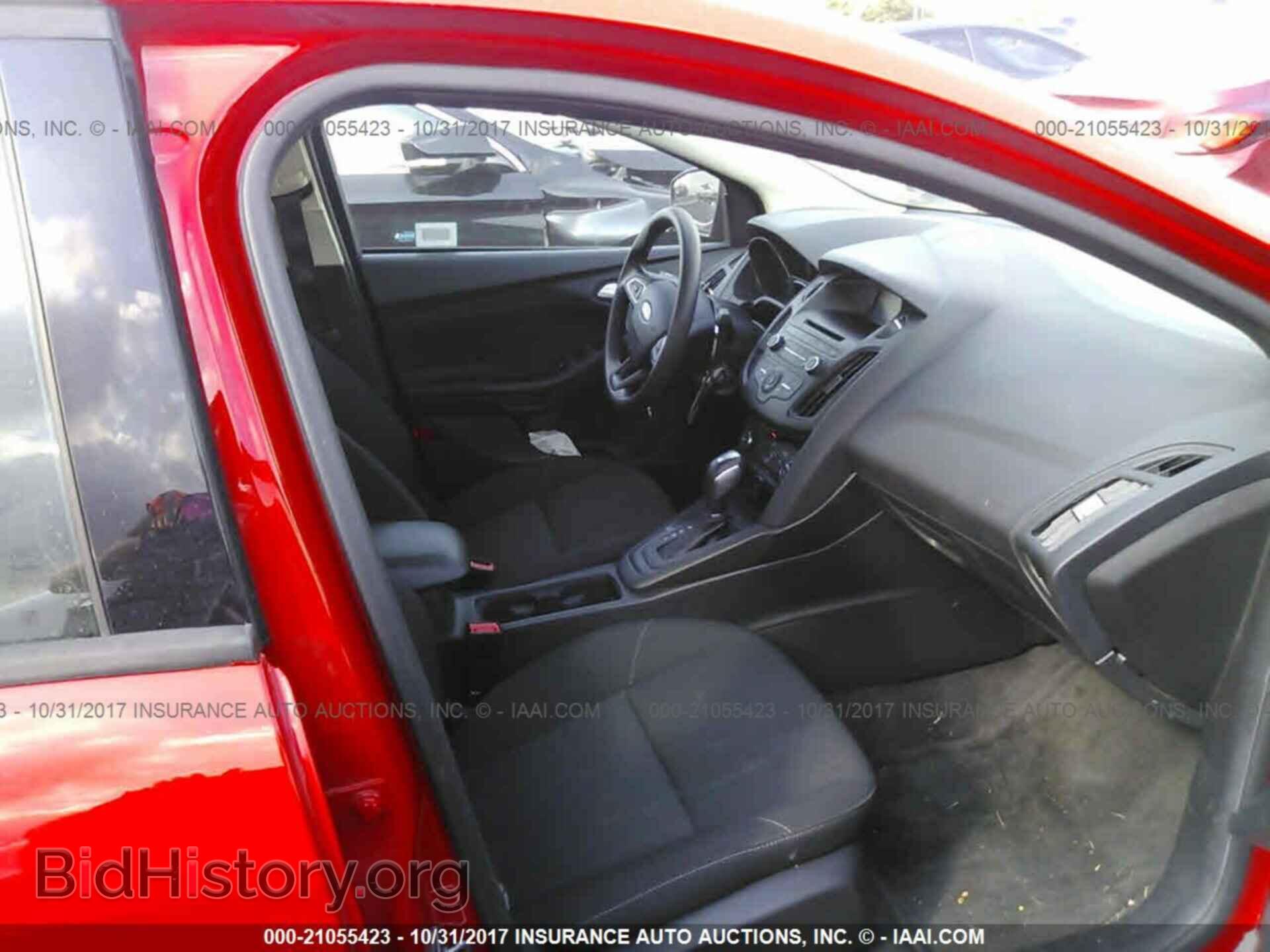 2016 Ford Focus - VIN: 1FADP3F29GL338390 - Photo 5