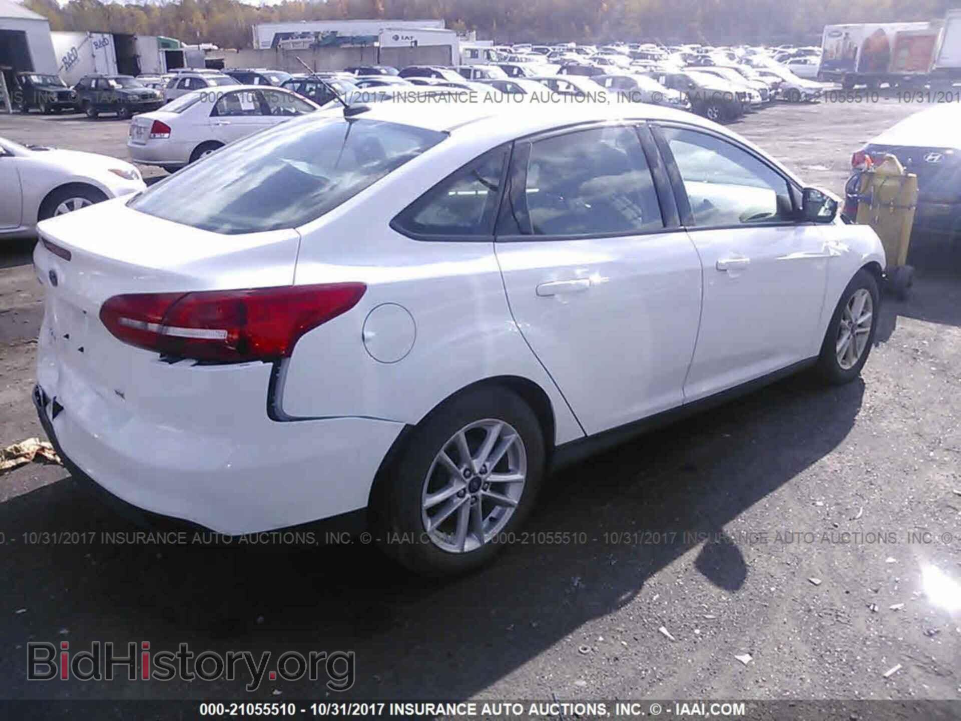 2016 Ford Focus - VIN: 1FADP3F2XGL303034 - Фото 4