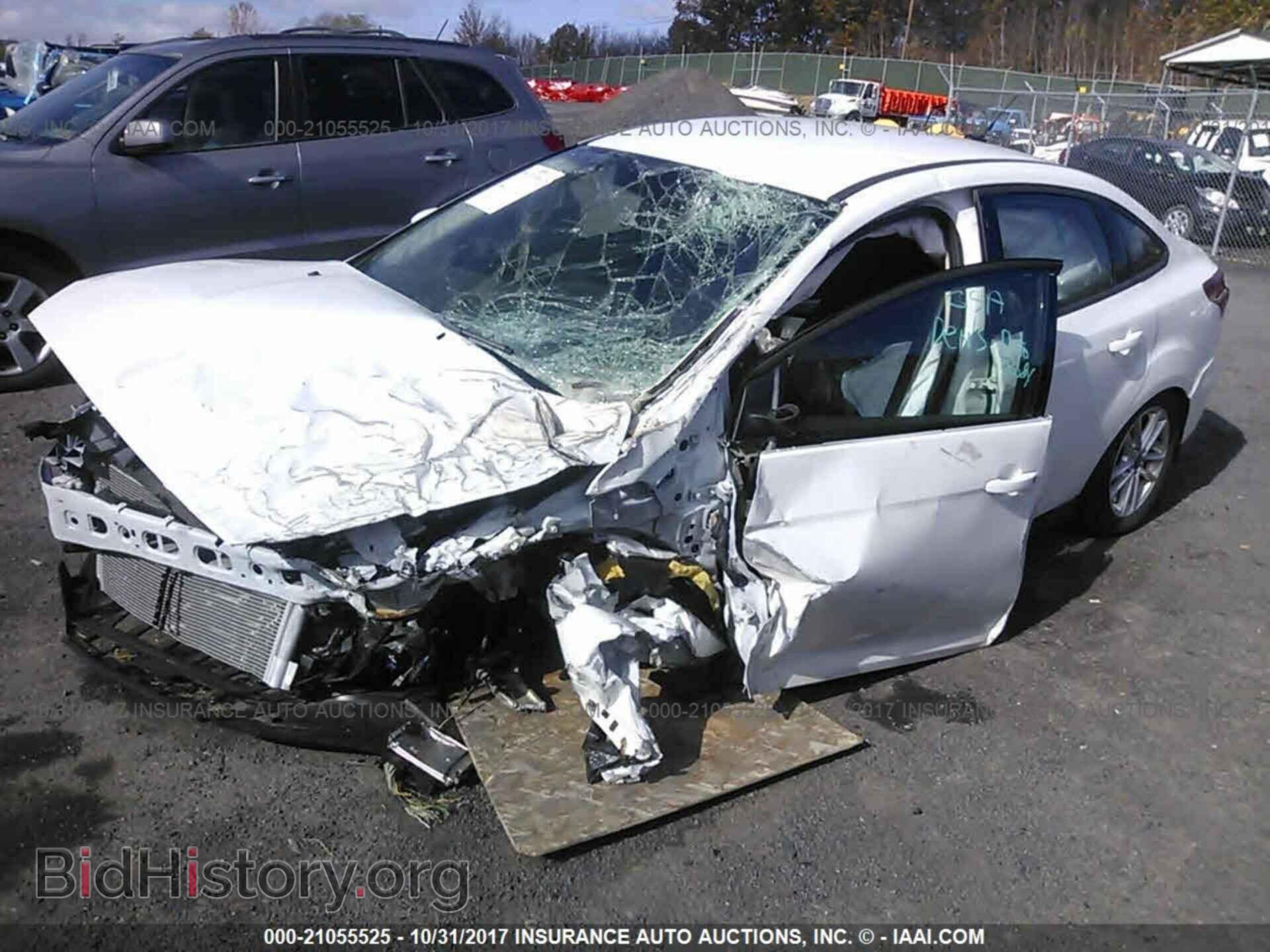 2016 Ford Focus - VIN: 1FADP3F26GL341151 - Фото 2