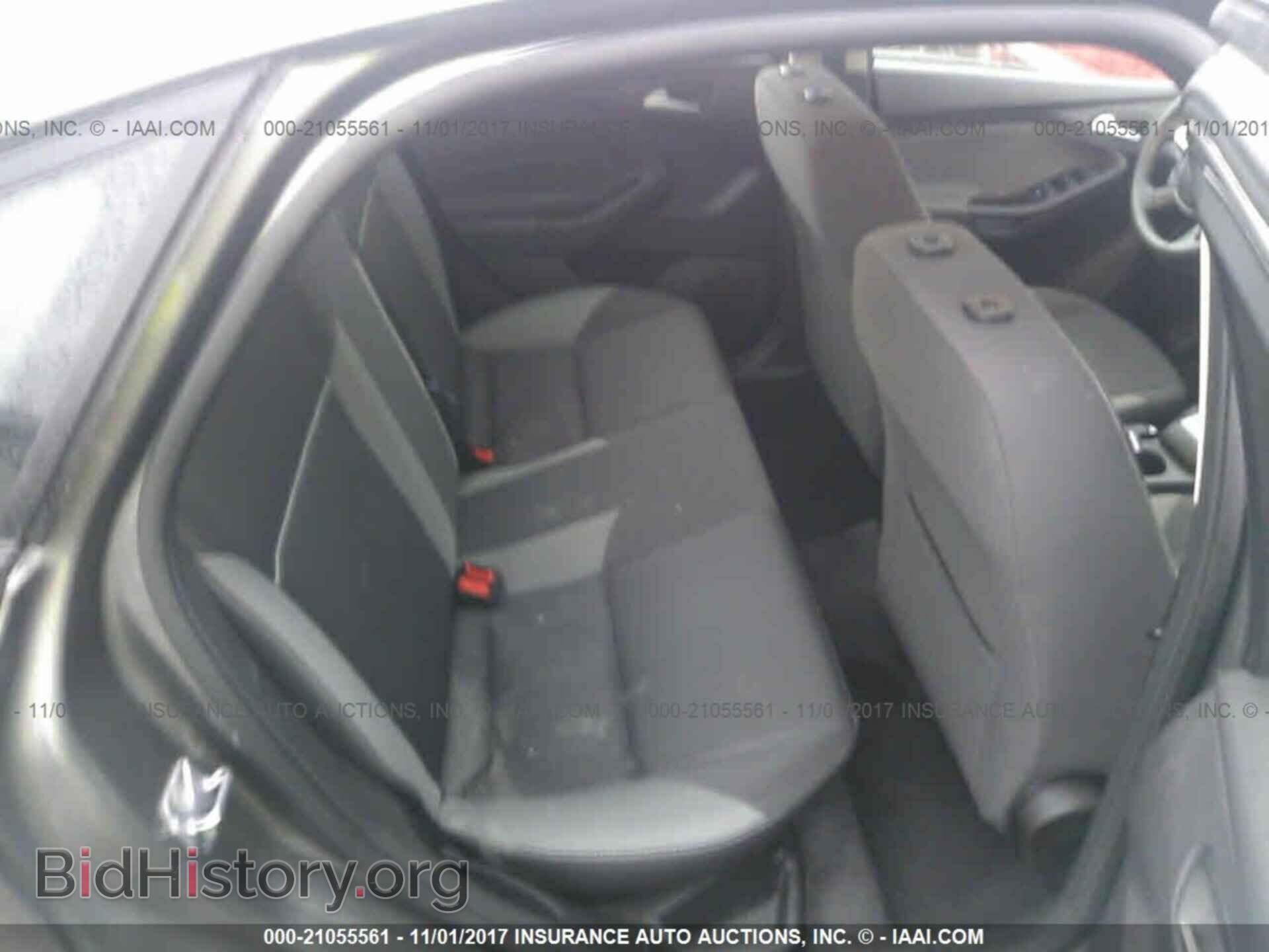 2012 Ford Focus - VIN: 1FAHP3F21CL233810 - Photo 8