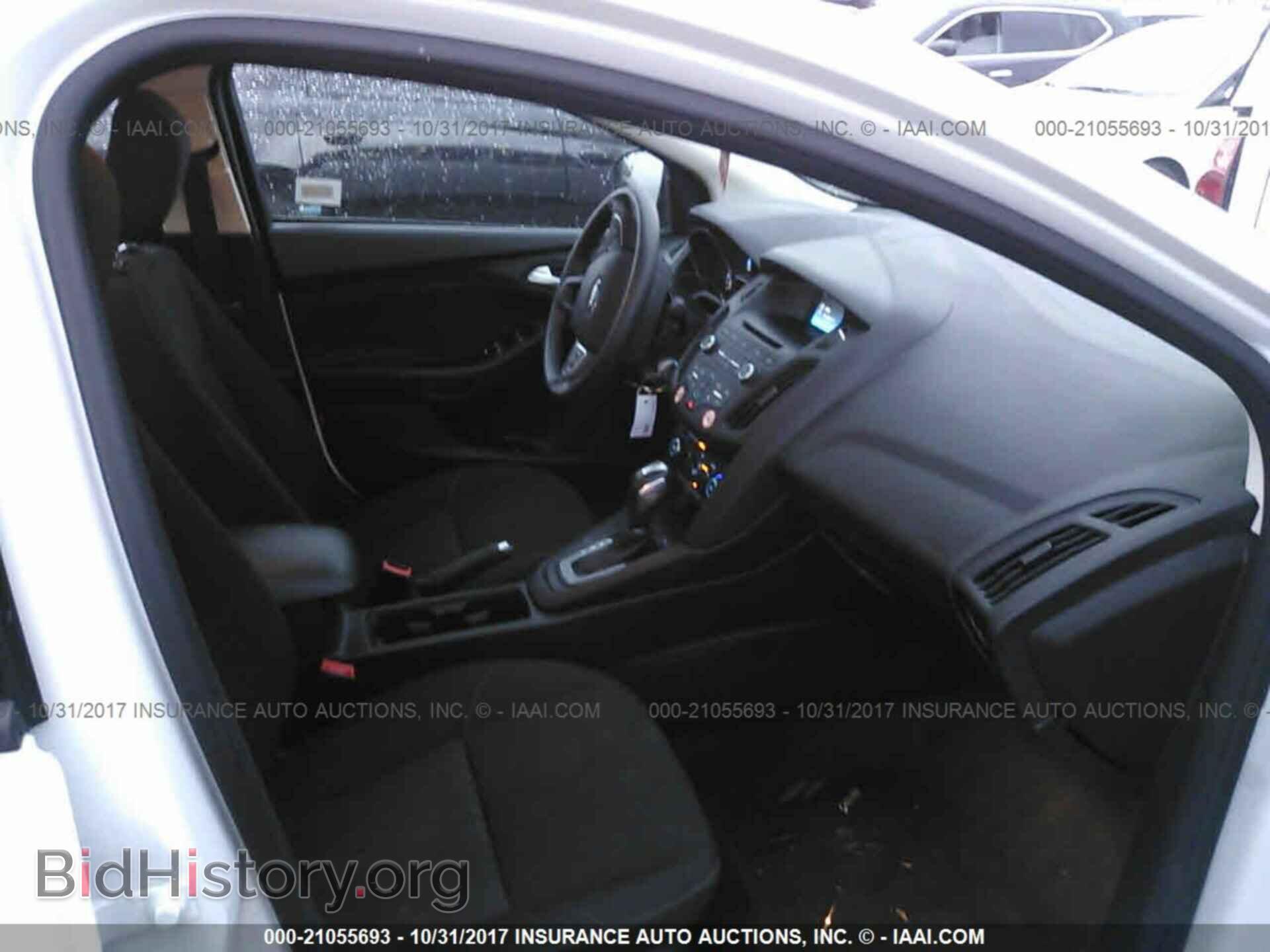 2016 Ford Focus - VIN: 1FADP3F29GL213731 - Photo 5