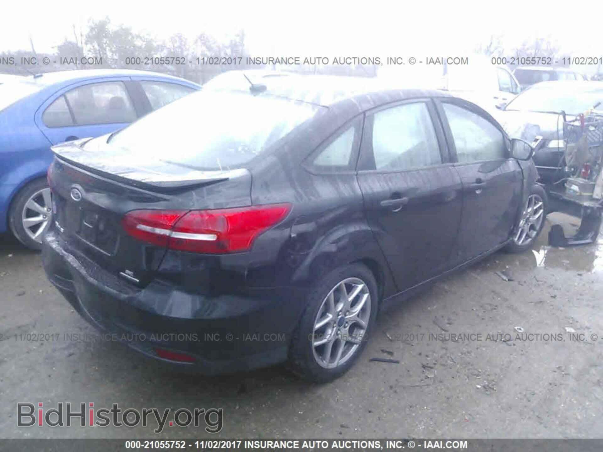 2015 Ford Focus - VIN: 1FADP3F22FL216730 - Photo 4