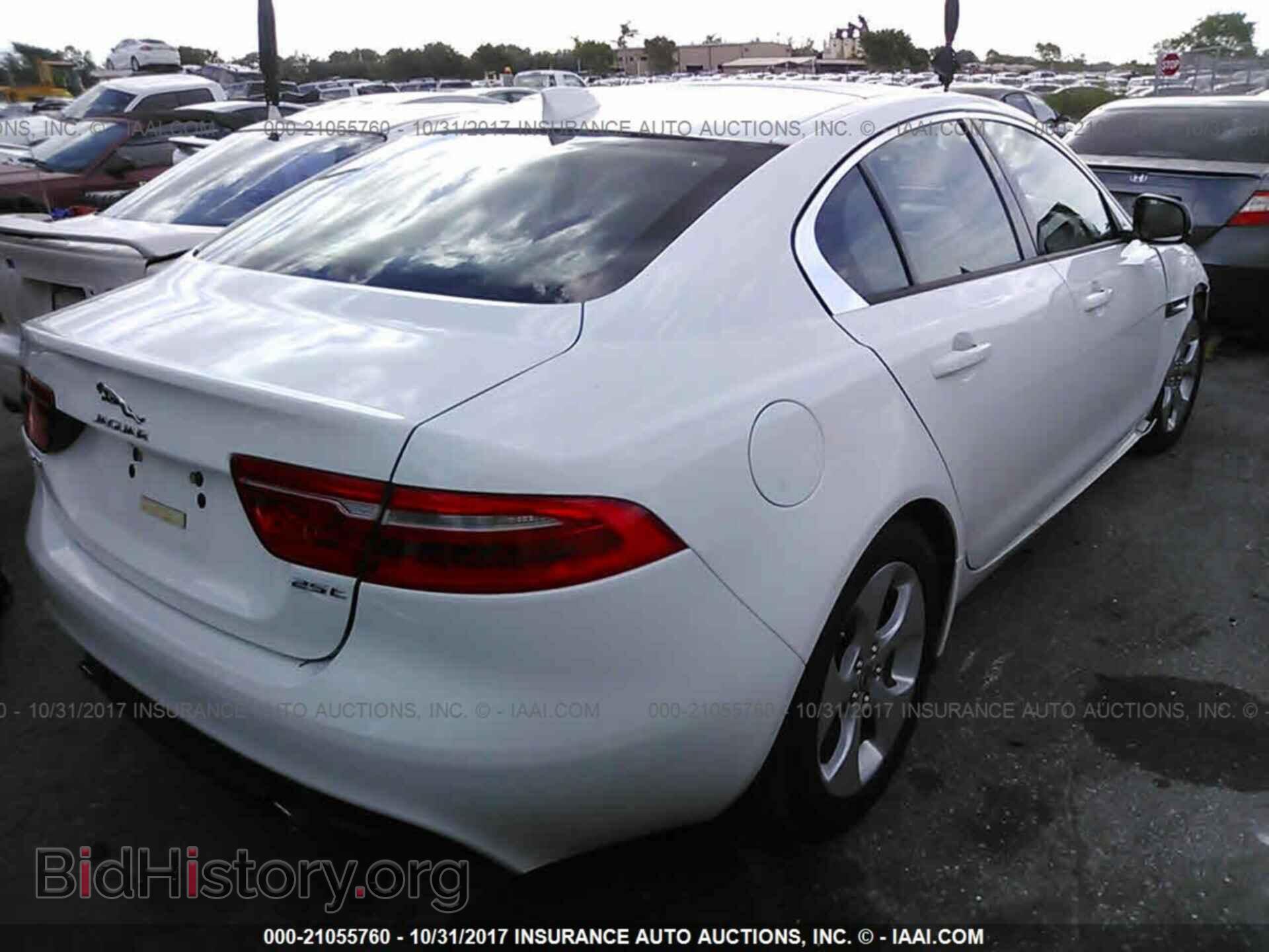 2017 Jaguar Xe - VIN: SAJAR4BG4HA977449 - Photo 4
