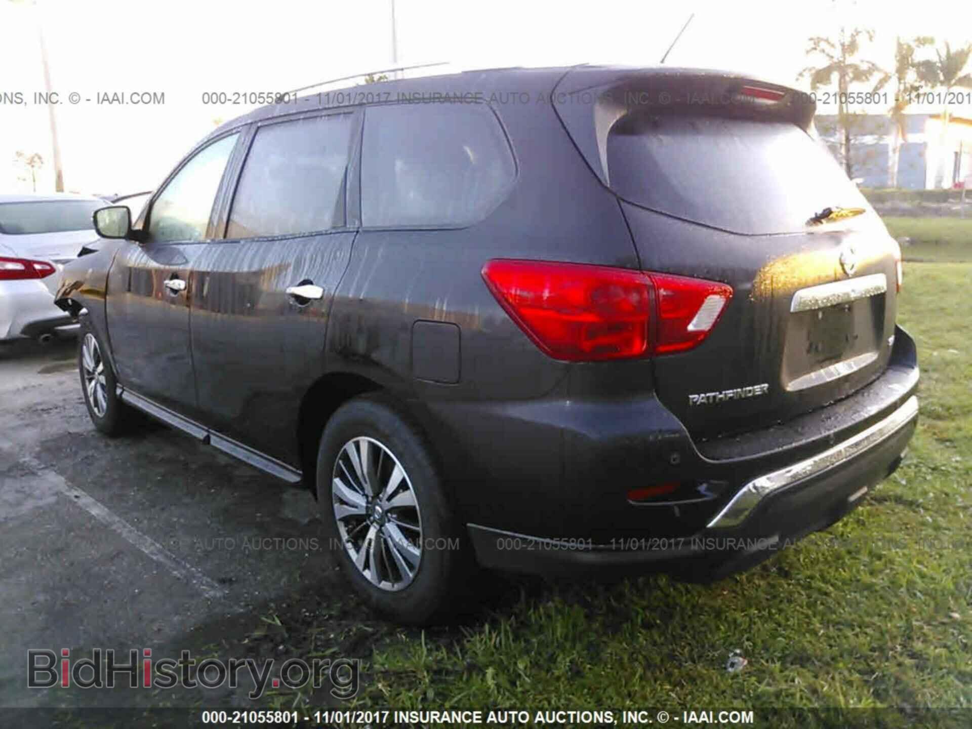 2017 Nissan Pathfinder - VIN: 5N1DR2MN3HC661469 - Фото 3