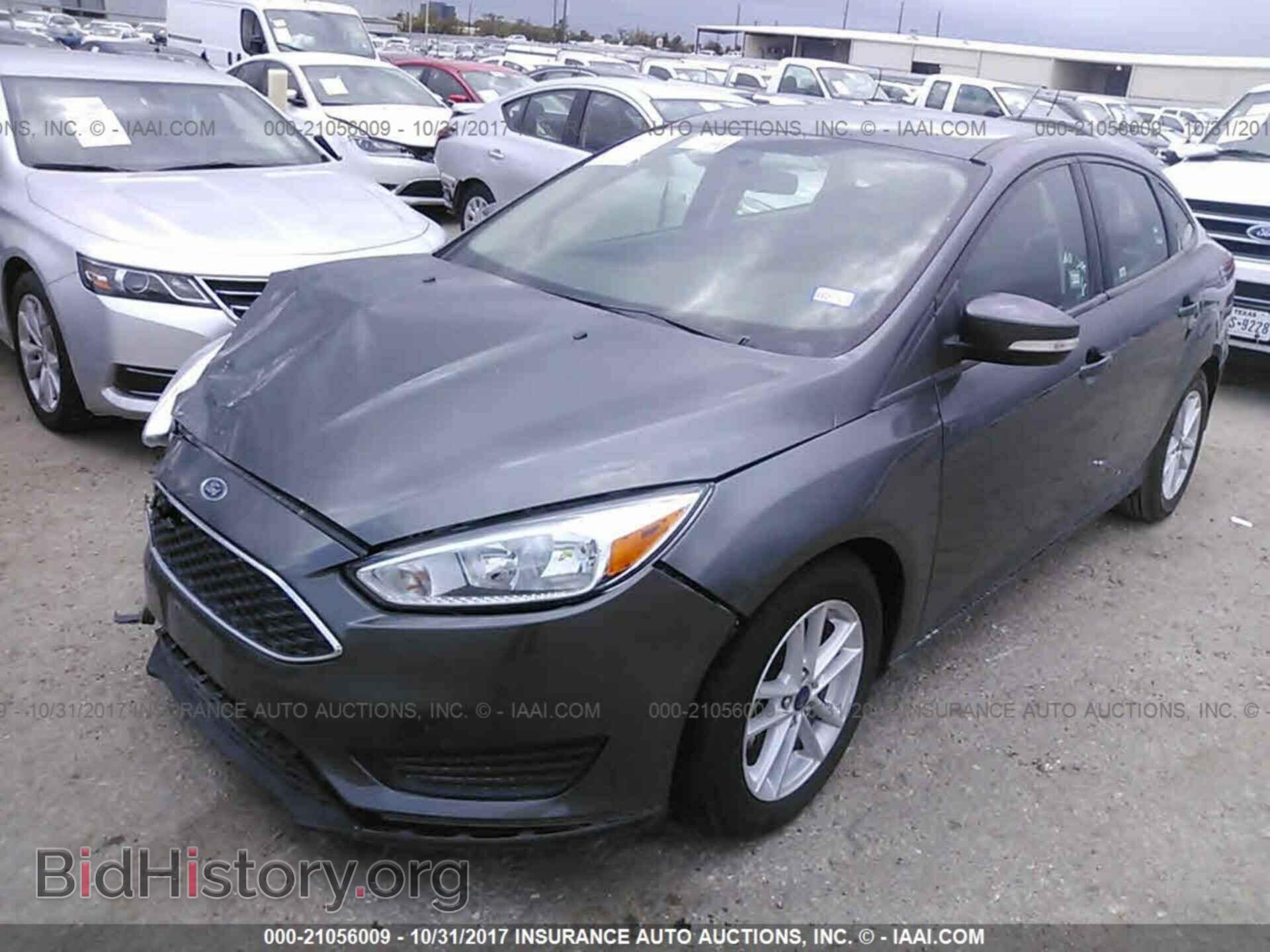2017 Ford Focus - VIN: 1FADP3F29HL232491 - Photo 2