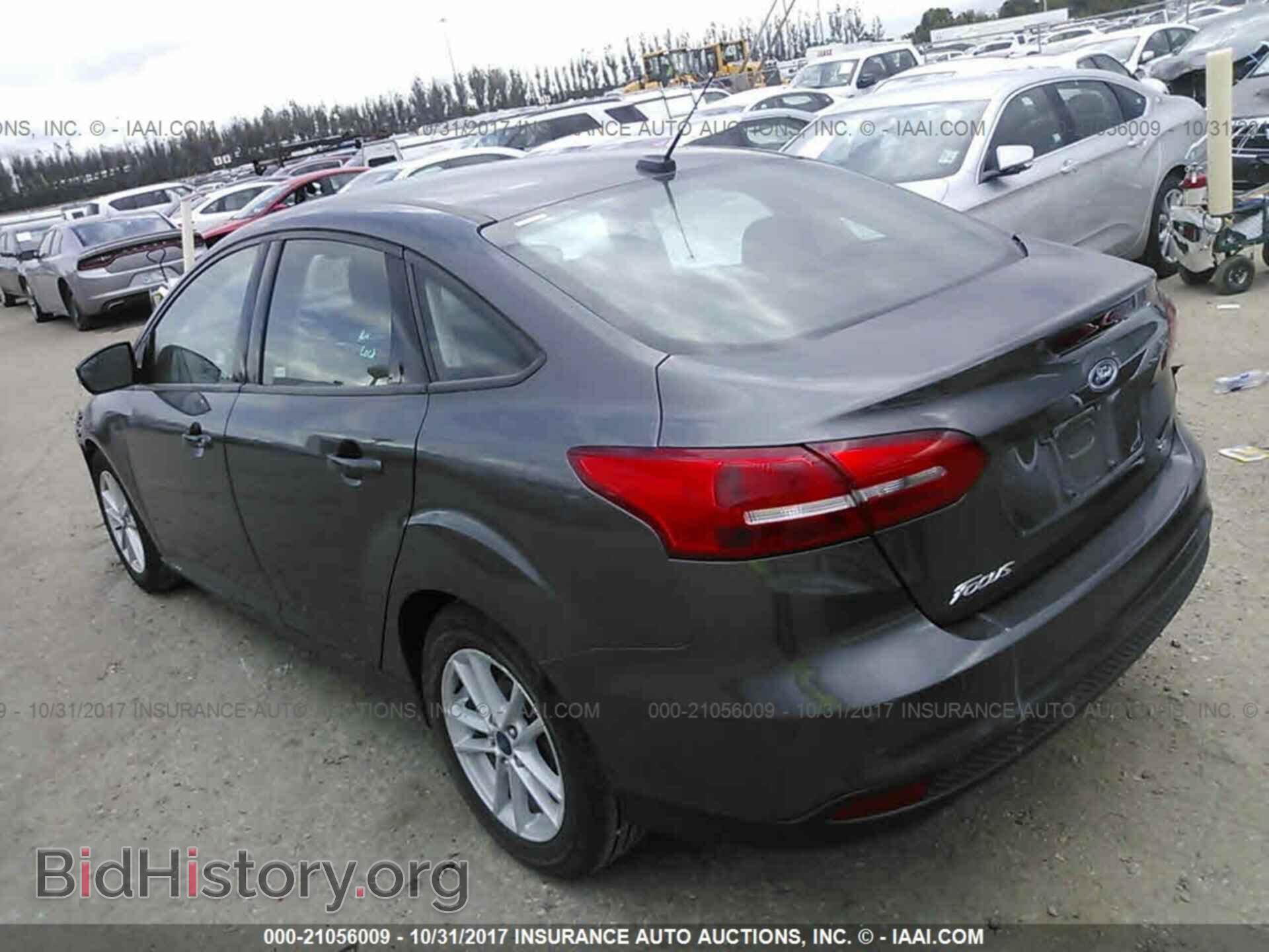 2017 Ford Focus - VIN: 1FADP3F29HL232491 - Photo 3