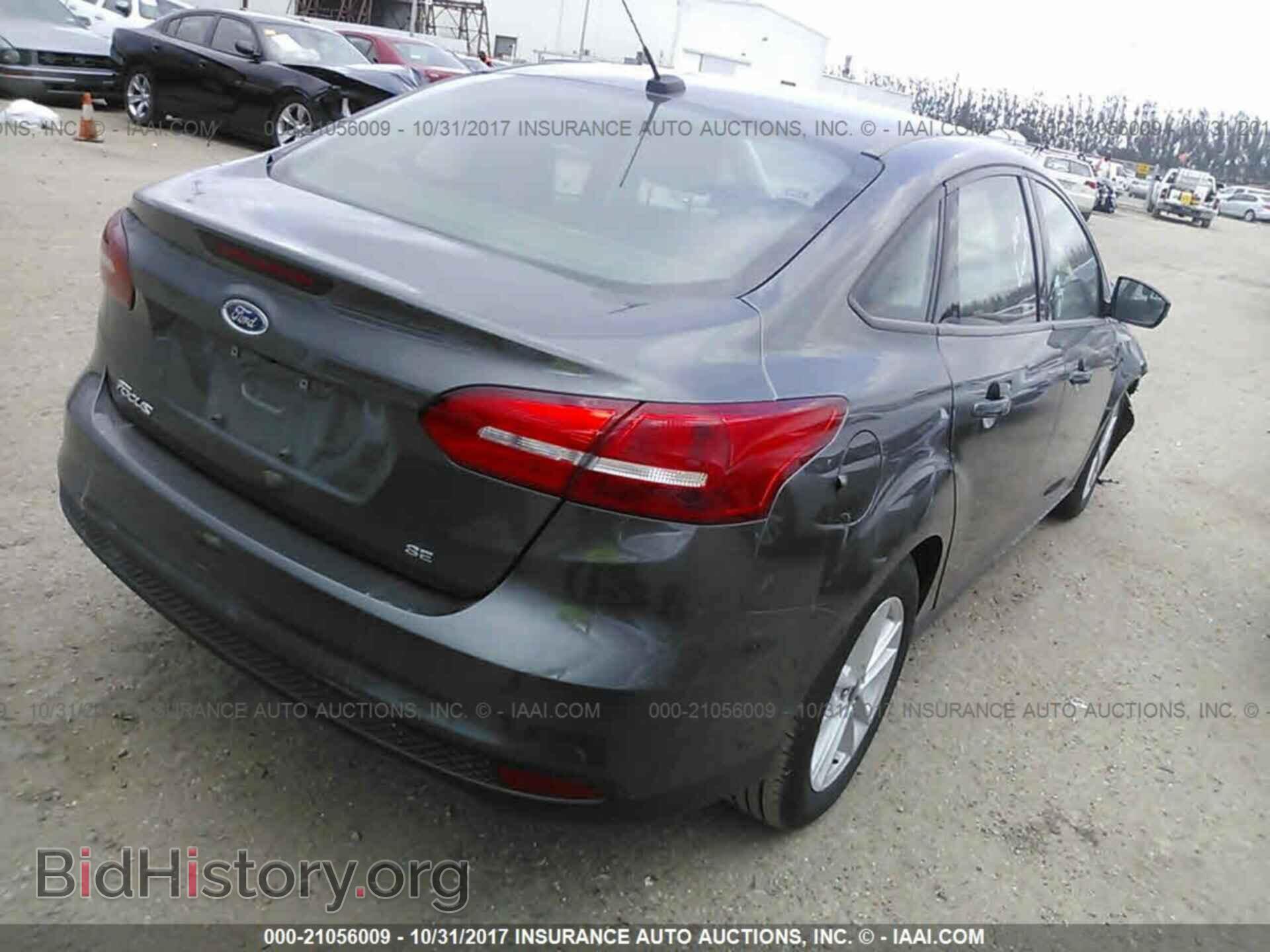 2017 Ford Focus - VIN: 1FADP3F29HL232491 - Photo 4