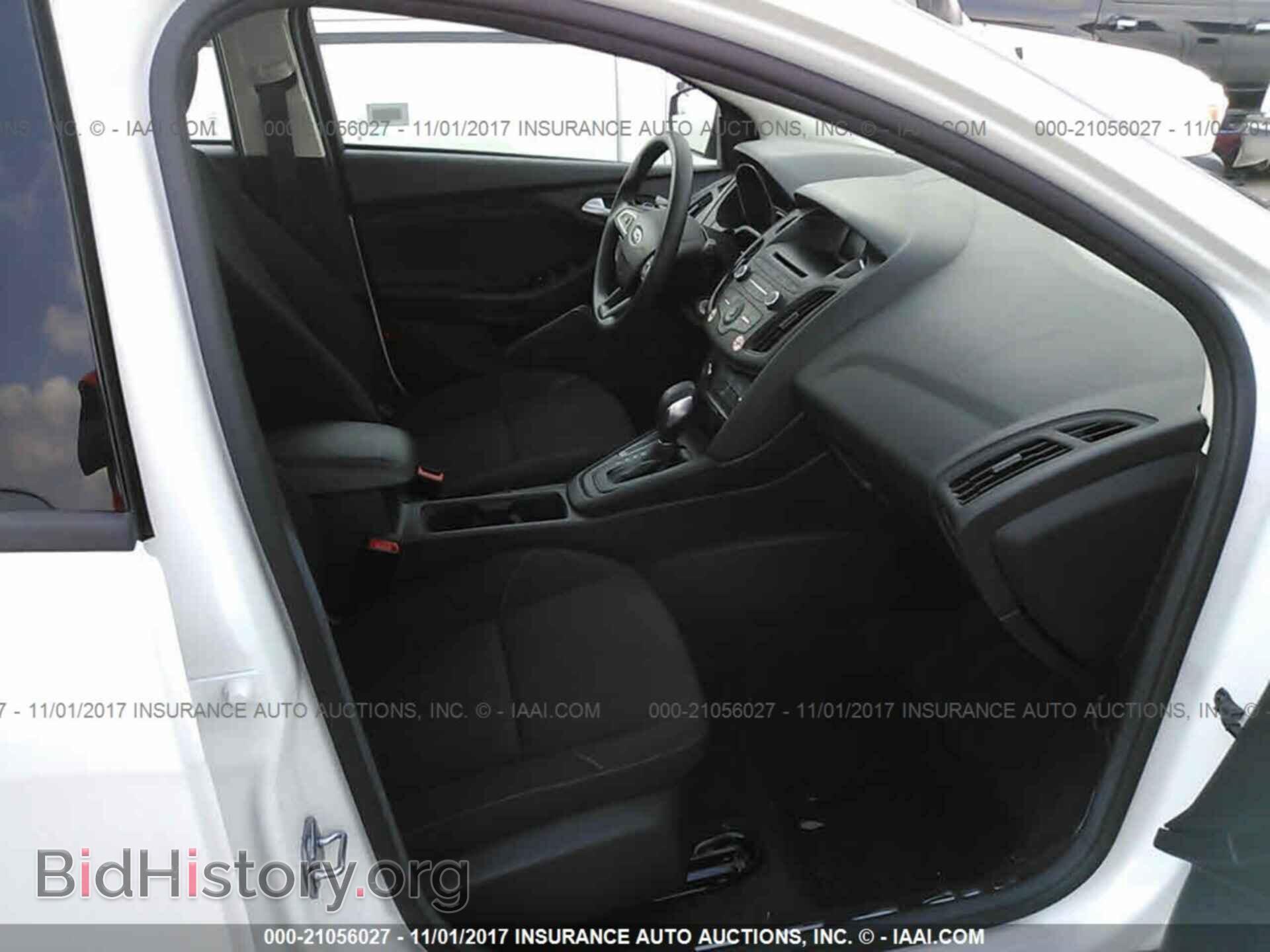 2017 Ford Focus - VIN: 1FADP3K24HL231495 - Photo 5