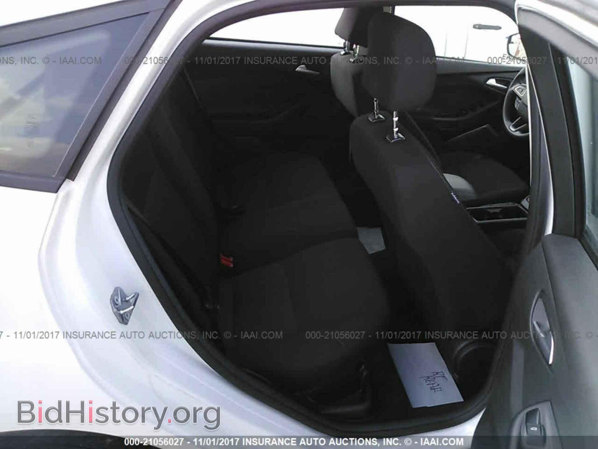 2017 Ford Focus - VIN: 1FADP3K24HL231495 - Photo 8