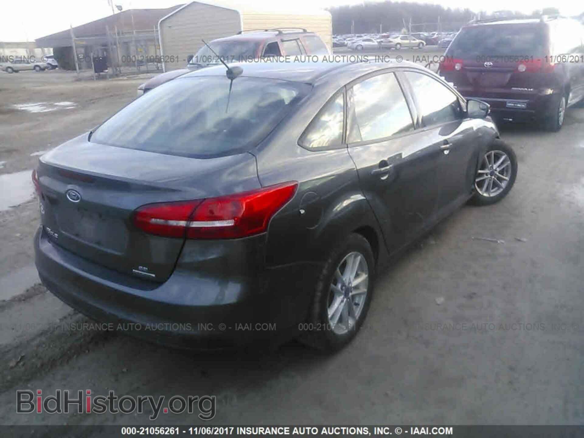 2015 Ford Focus - VIN: 1FADP3F27FL368986 - Photo 4