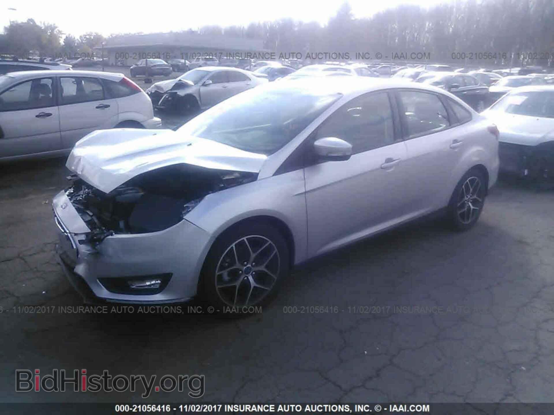 2017 Ford Focus - VIN: 1FADP3H2XHL207578 - Photo 2