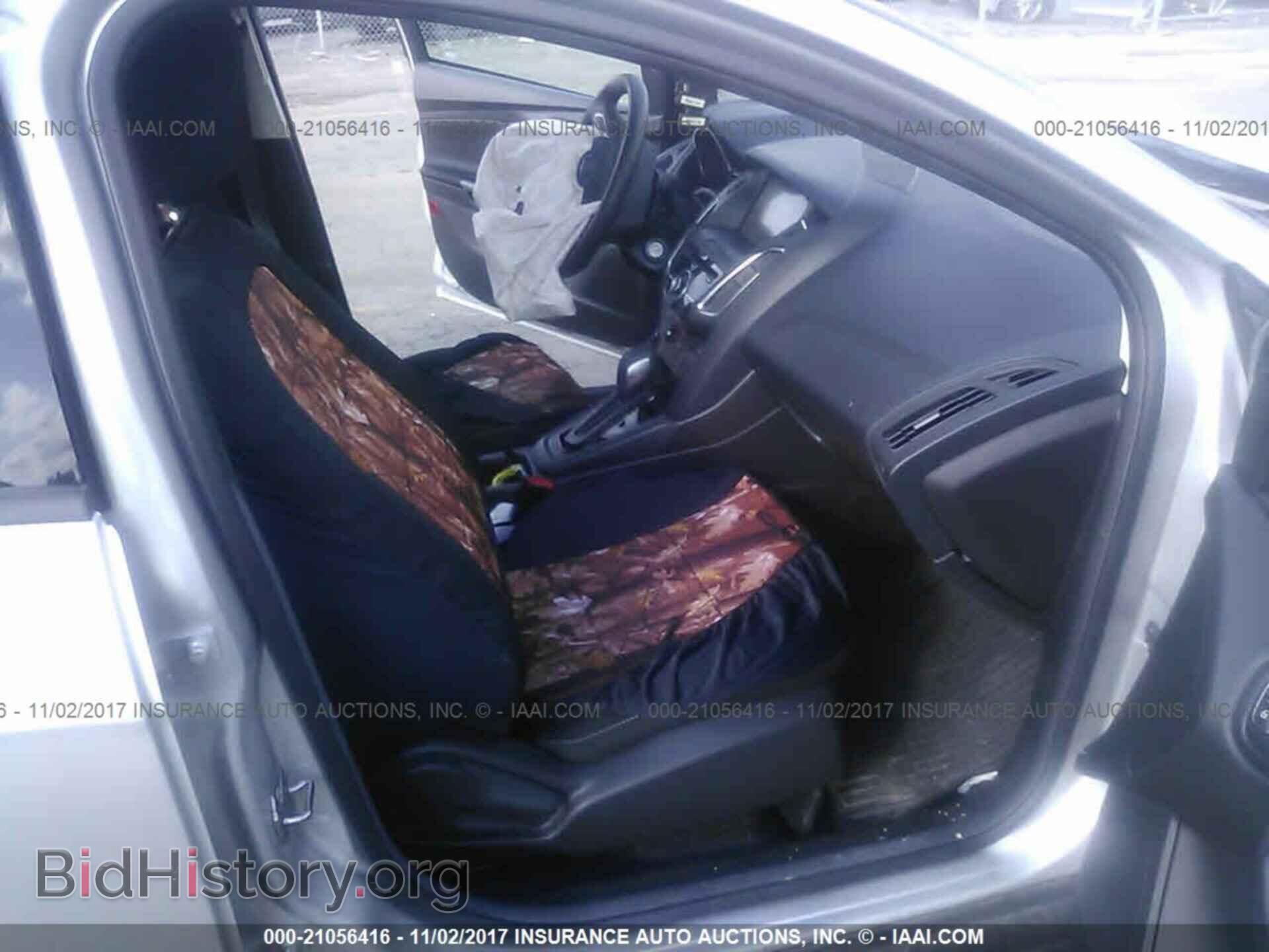 2017 Ford Focus - VIN: 1FADP3H2XHL207578 - Photo 5