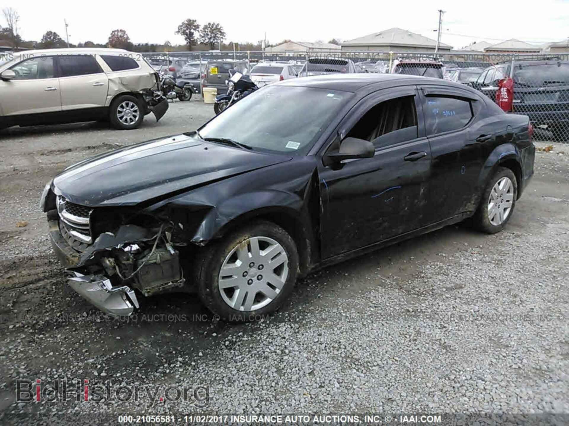 2011 Dodge Avenger - VIN: 1B3BD4FB6BN620694 - Фото 2