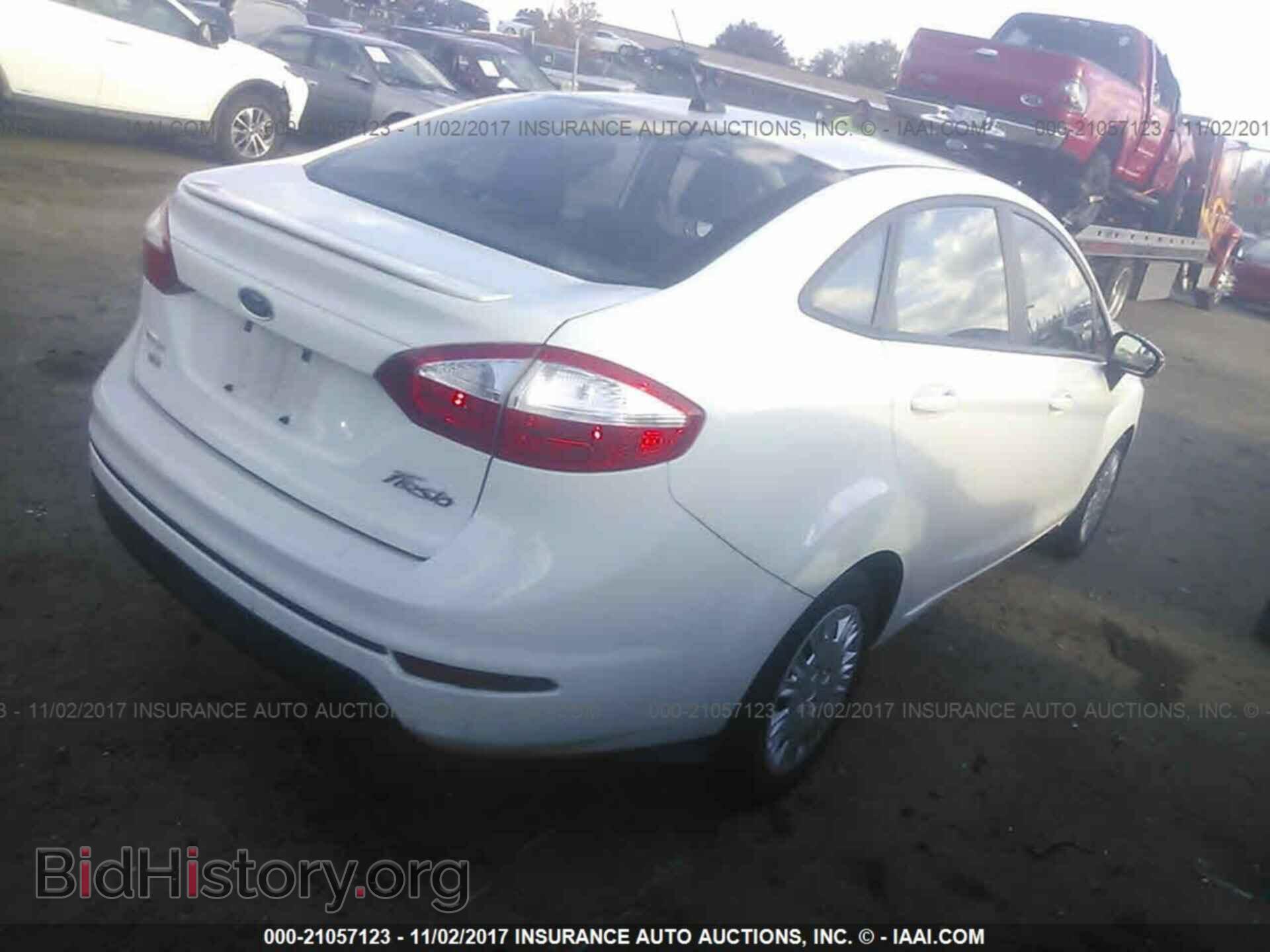 2014 Ford Fiesta - VIN: 3FADP4BE2EM228167 - Photo 4
