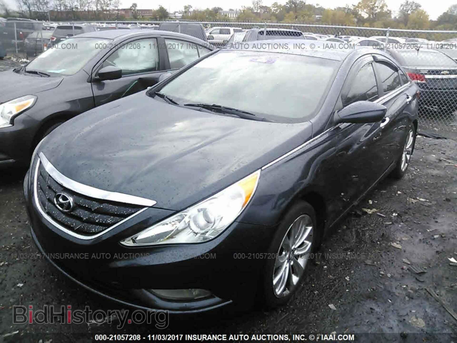 2012 Hyundai Sonata - VIN: 5NPEC4AC2CH383895 - Photo 2