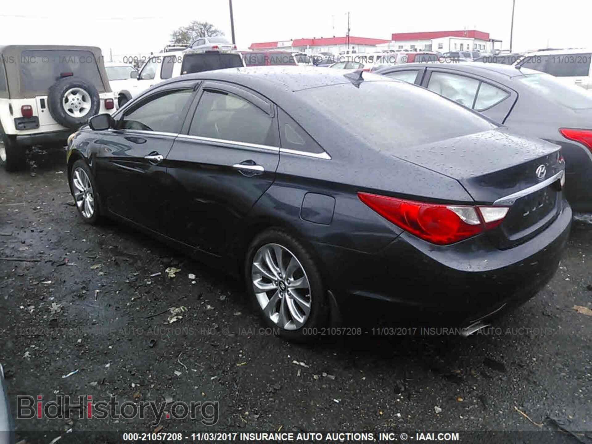 2012 Hyundai Sonata - VIN: 5NPEC4AC2CH383895 - Photo 3