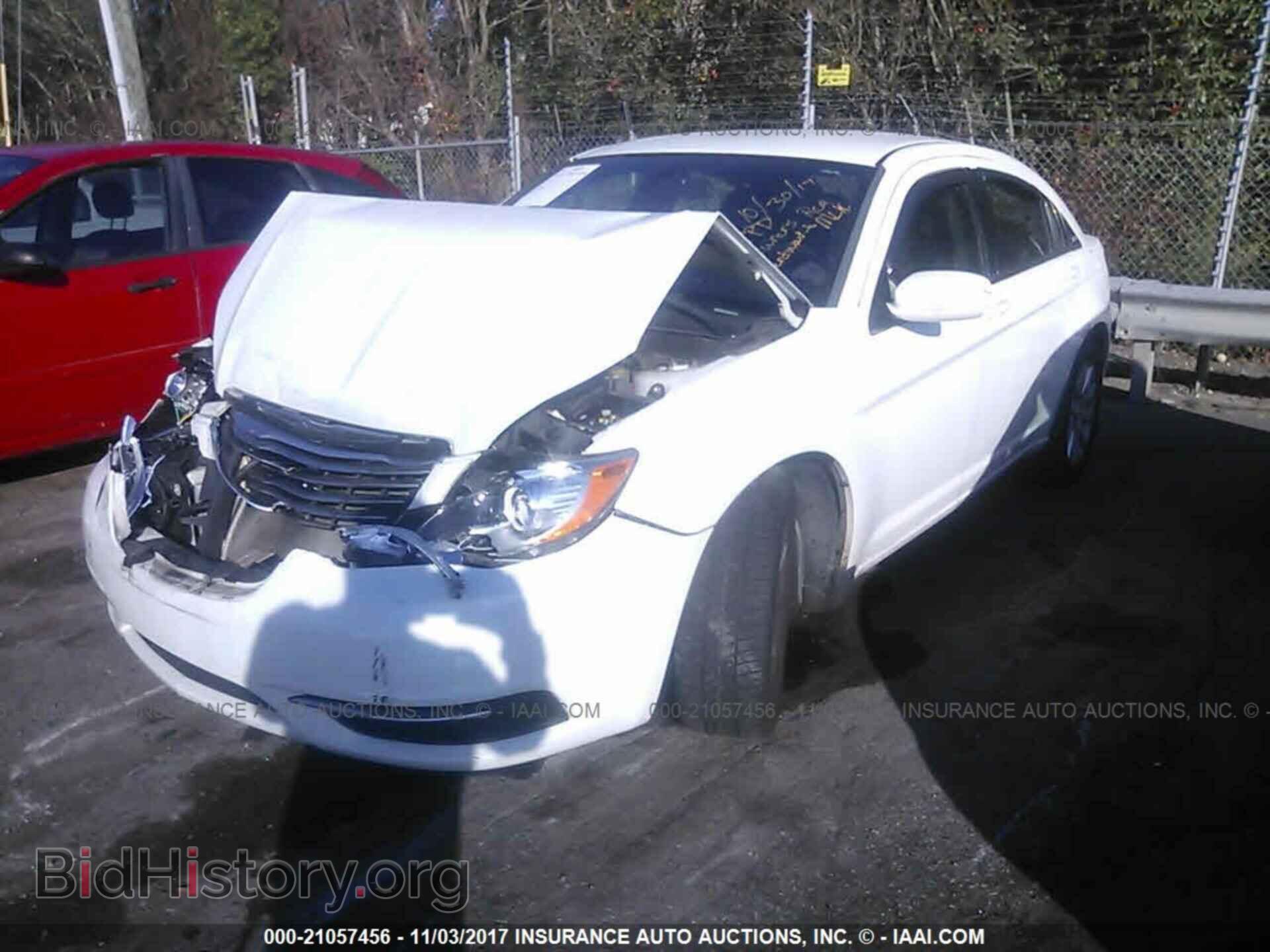 2012 Chrysler 200 - VIN: 1C3CCBBB9CN298817 - Фото 2