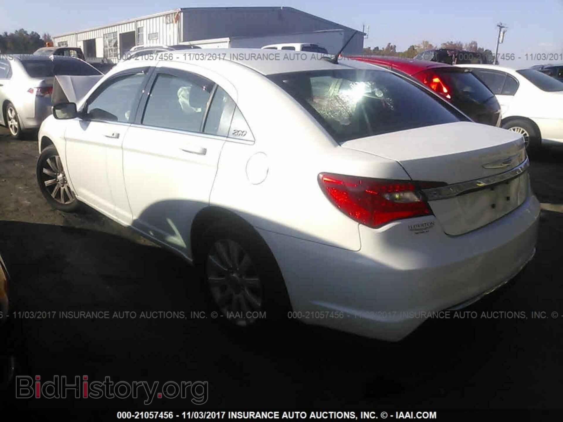 2012 Chrysler 200 - VIN: 1C3CCBBB9CN298817 - Фото 3