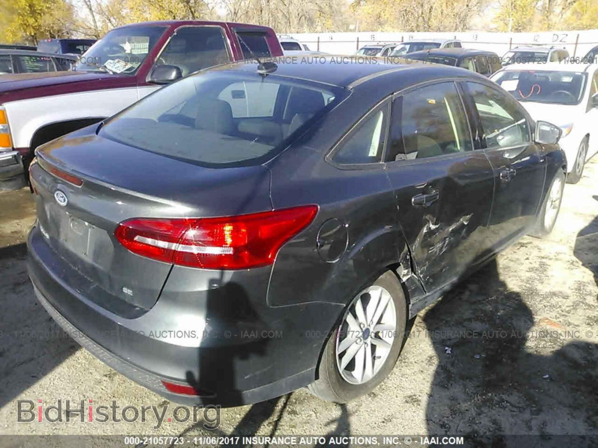 2015 Ford Focus - VIN: 1FADP3F27FL317374 - Photo 4