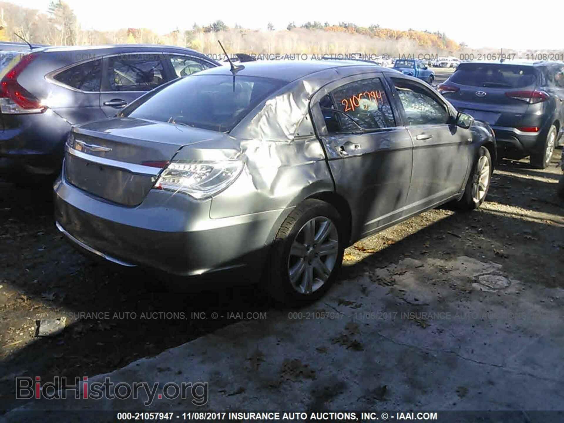 2013 Chrysler 200 - VIN: 1C3CCBAB4DN698173 - Фото 4