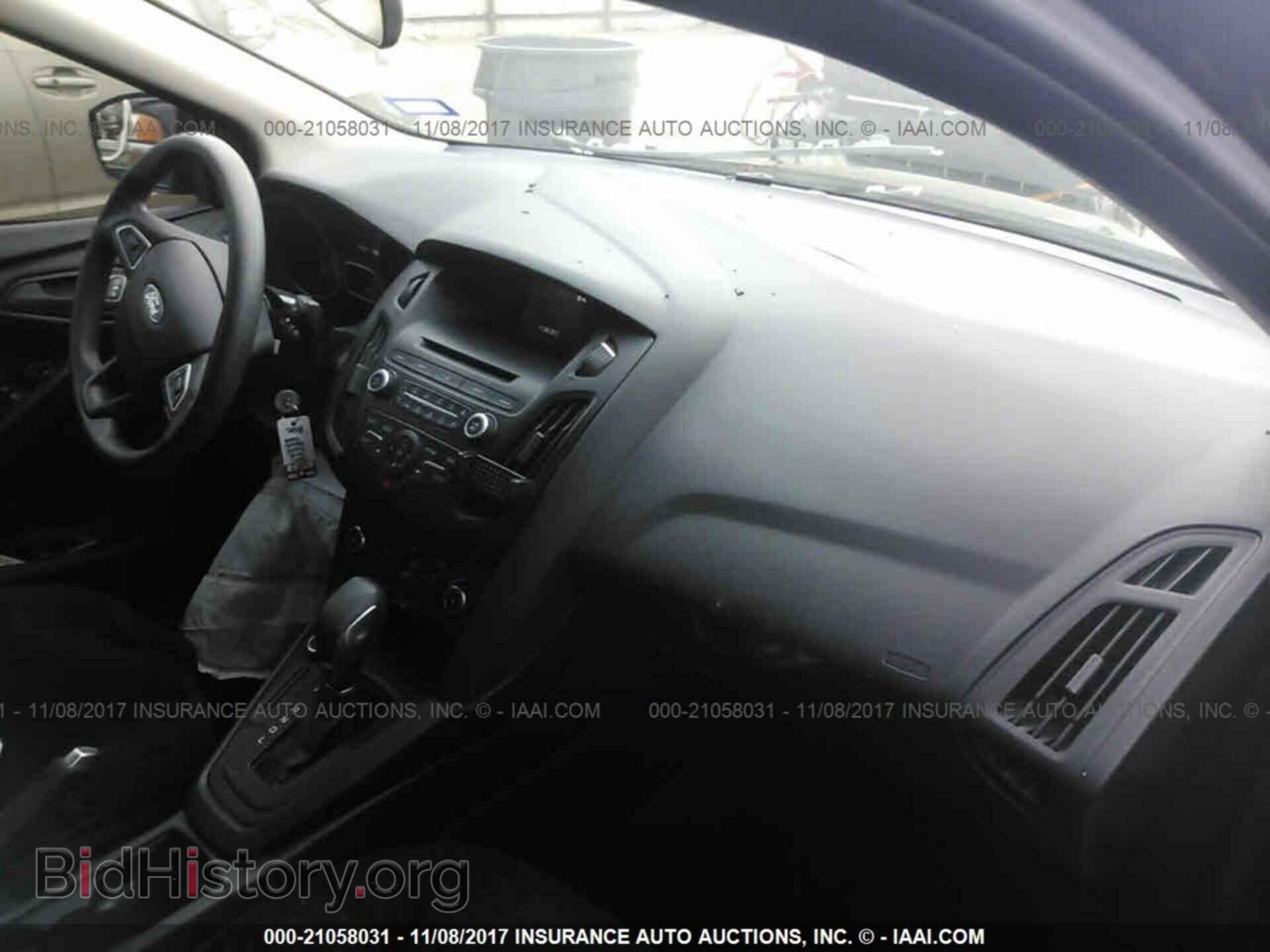 2015 Ford Focus - VIN: 1FADP3E26FL323376 - Photo 5