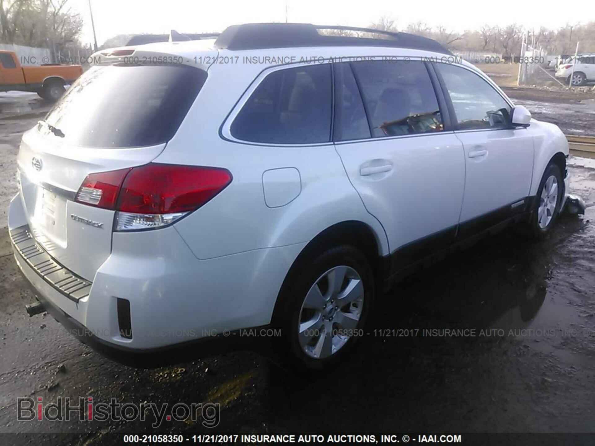 2011 Subaru Outback - VIN: 4S4BRCKC8B3421601 - Фото 4