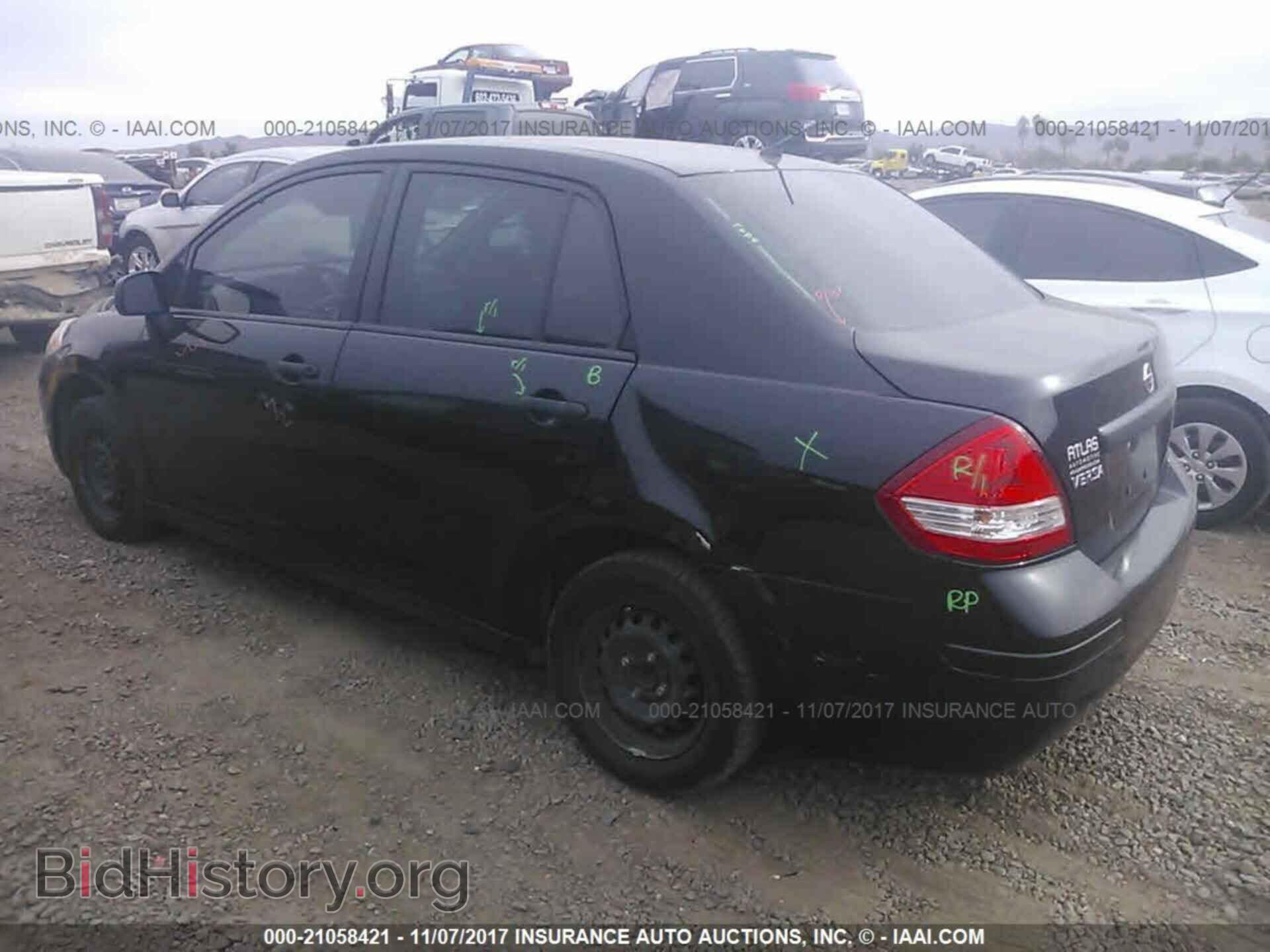 2011 Nissan Versa - VIN: 3N1CC1AP0BL418671 - Фото 3