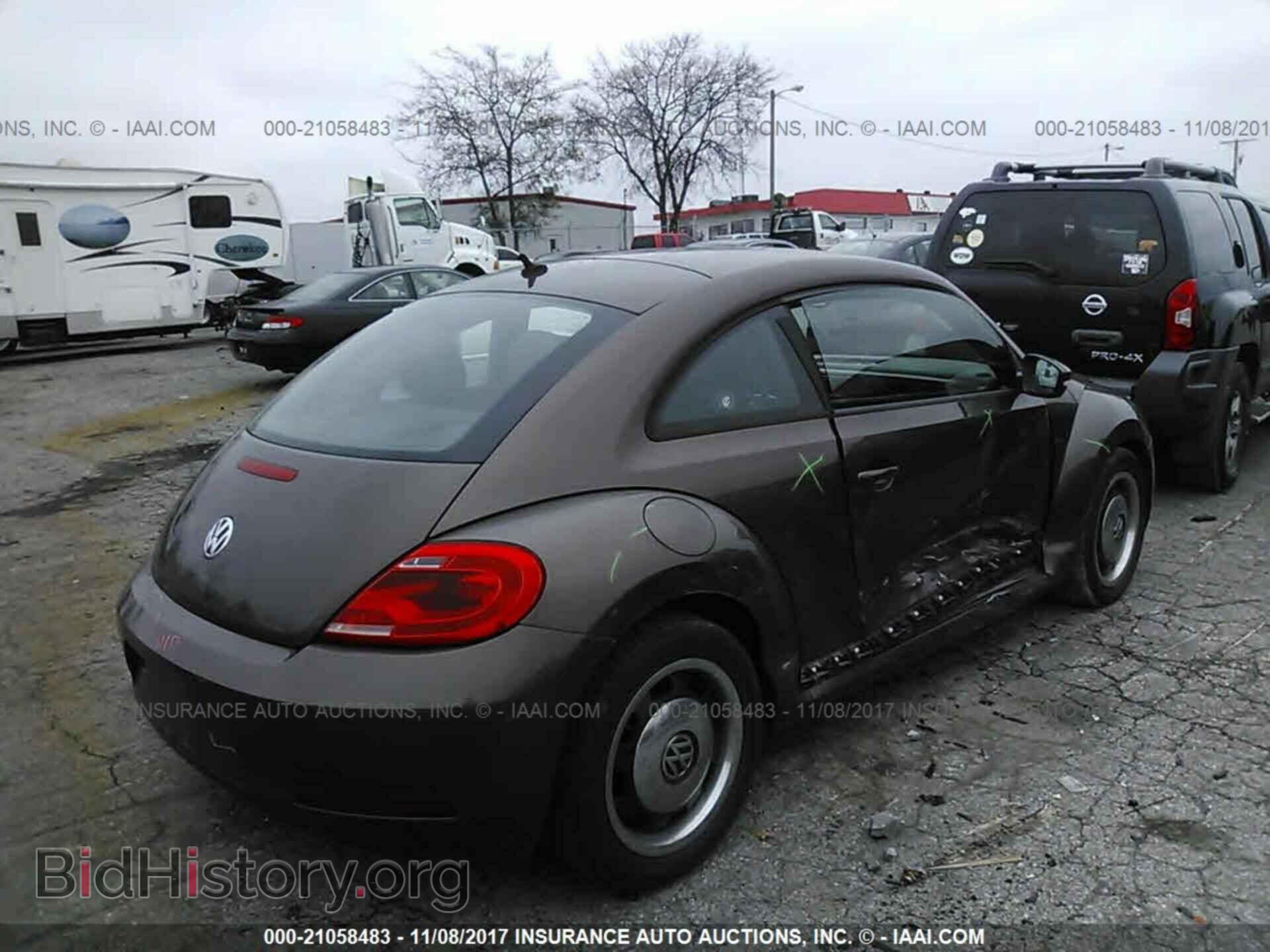 2012 Volkswagen Beetle - VIN: 3VWJP7AT0CM627491 - Фото 4