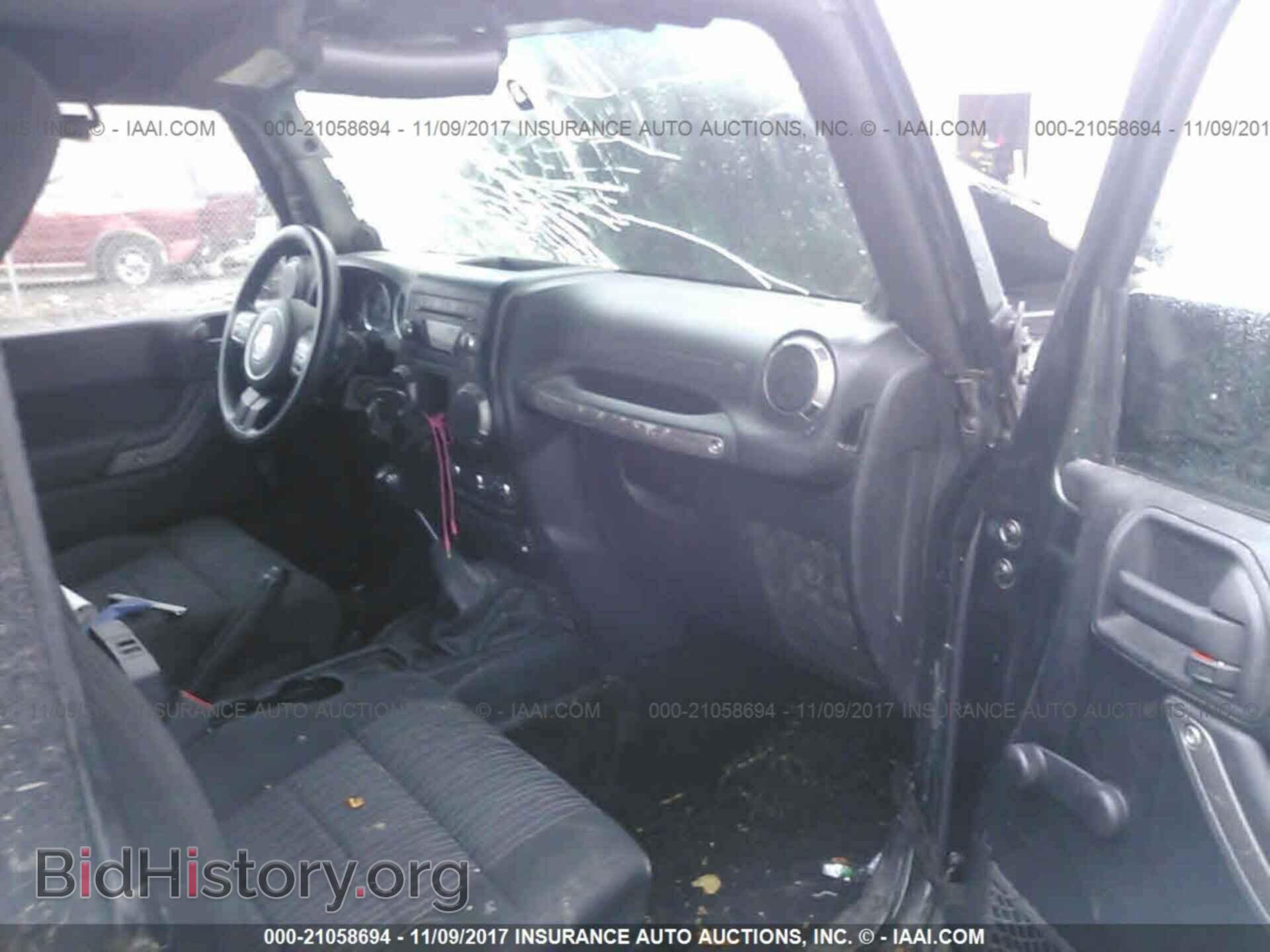 2011 Jeep Wrangler - VIN: 1J4AA2D13BL518535 - Фото 5