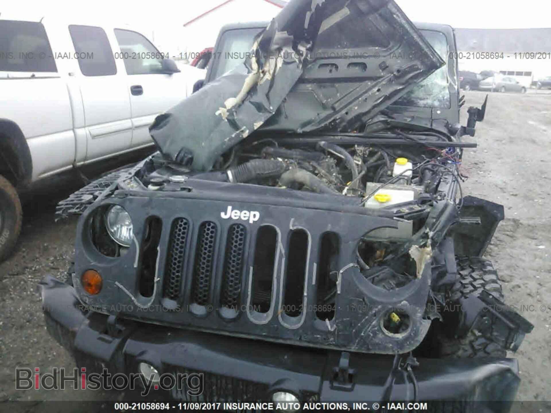 2011 Jeep Wrangler - VIN: 1J4AA2D13BL518535 - Фото 6