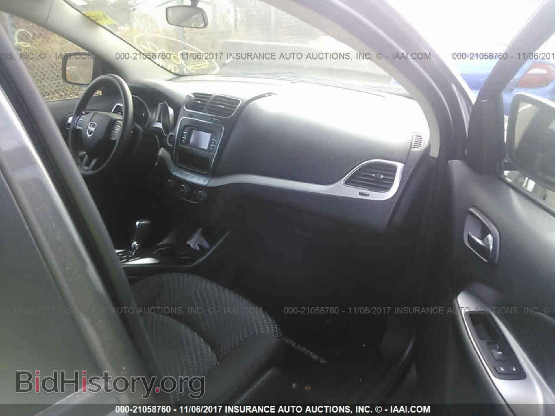 2016 Dodge Journey - VIN: 3C4PDCBG8GT137764 - Photo 5