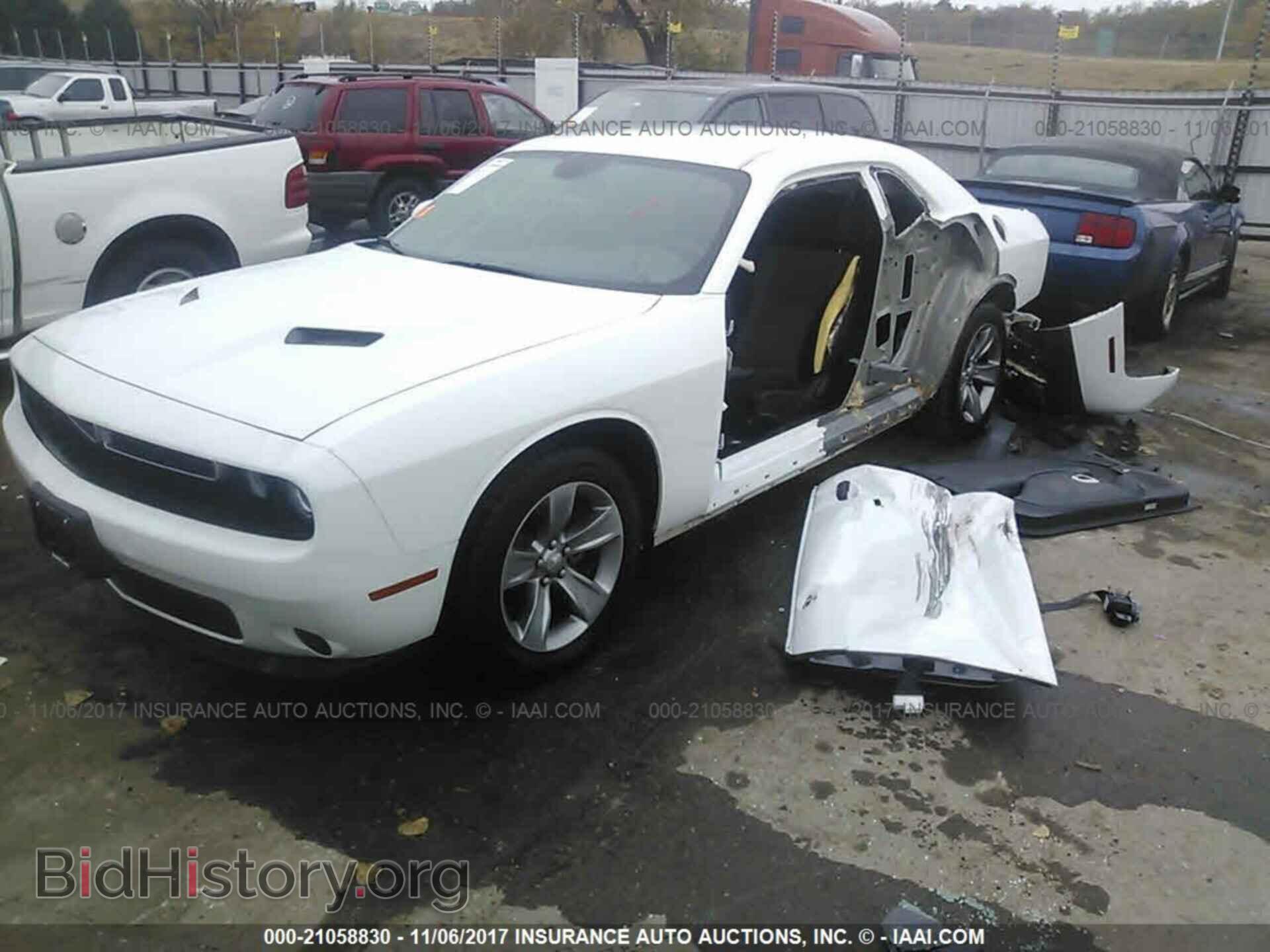 2015 Dodge Challenger - VIN: 2C3CDZAG5FH704642 - Photo 2