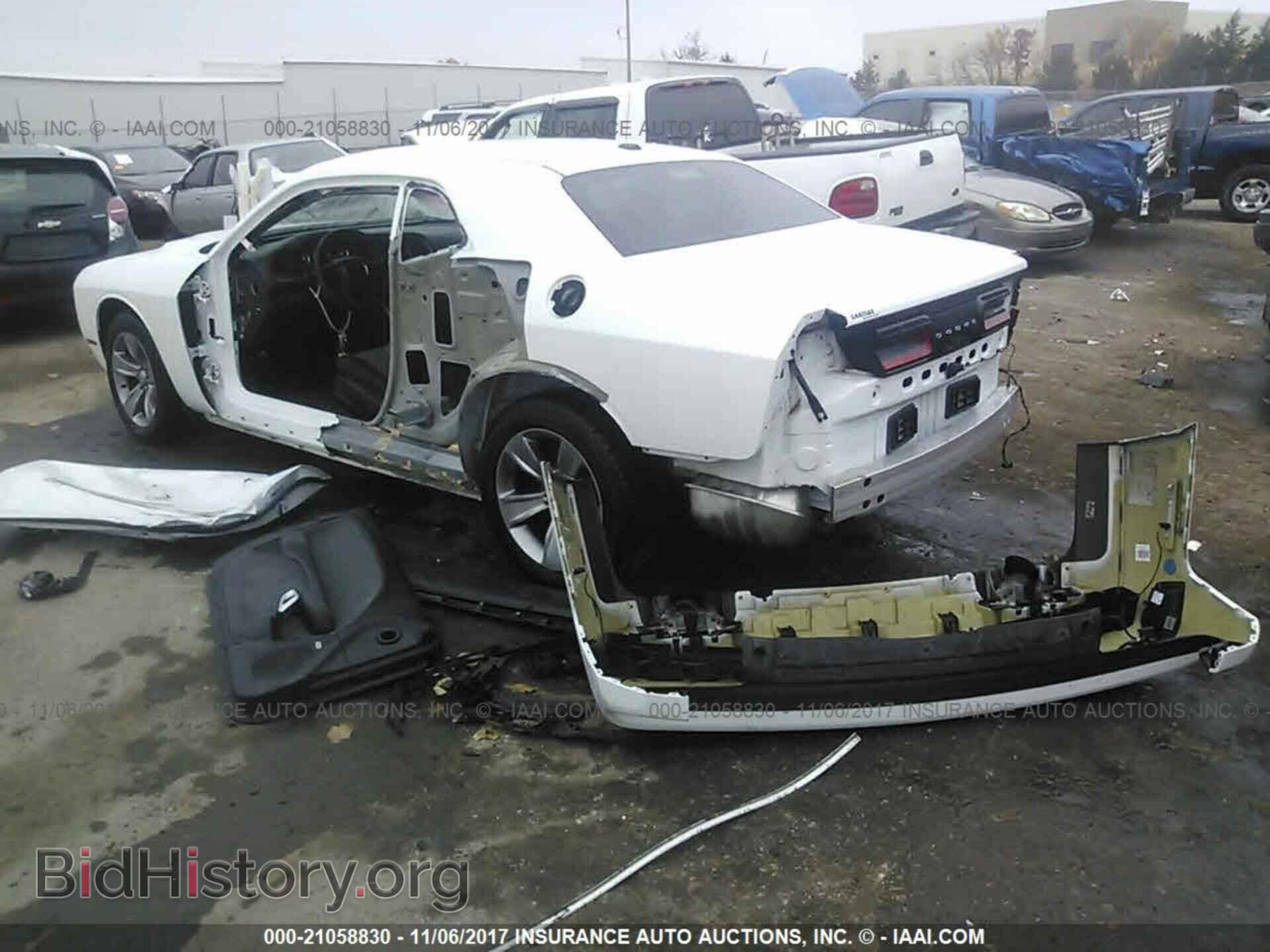2015 Dodge Challenger - VIN: 2C3CDZAG5FH704642 - Photo 3