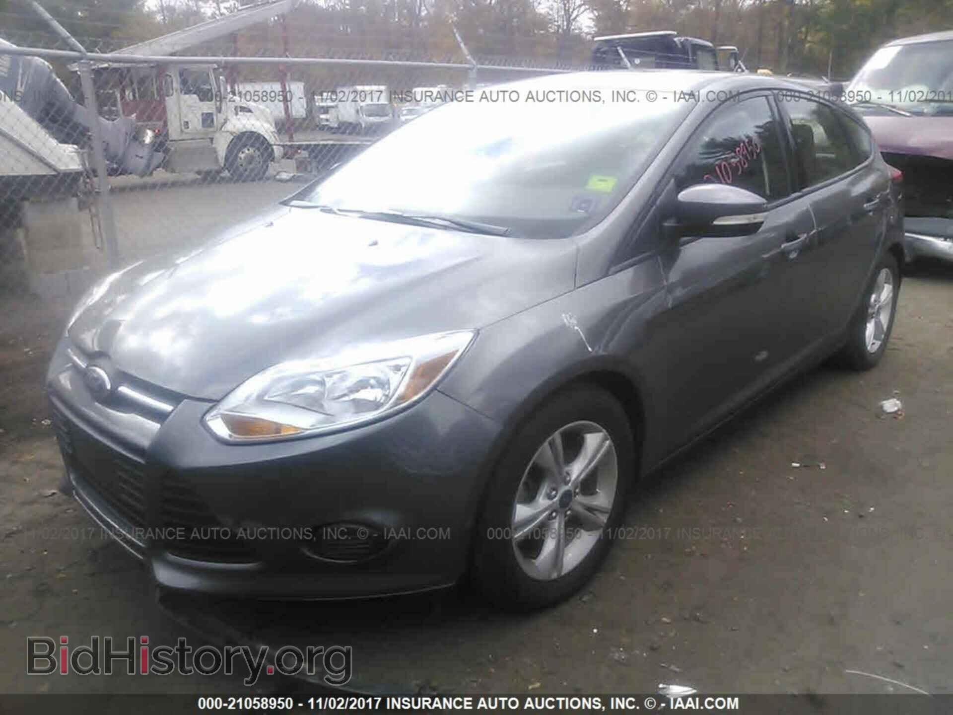2014 Ford Focus - VIN: 1FADP3K2XEL445970 - Photo 2