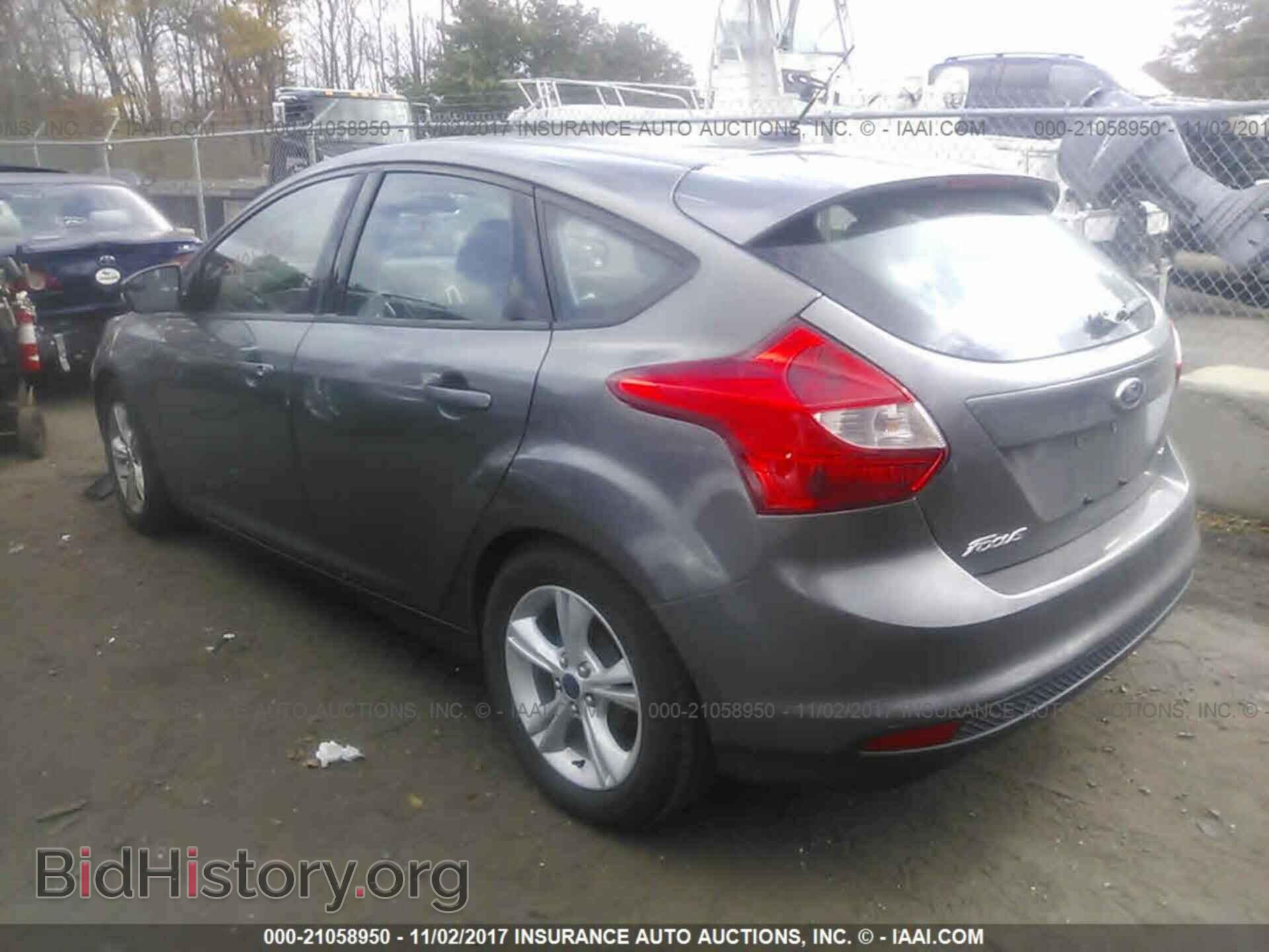 2014 Ford Focus - VIN: 1FADP3K2XEL445970 - Photo 3