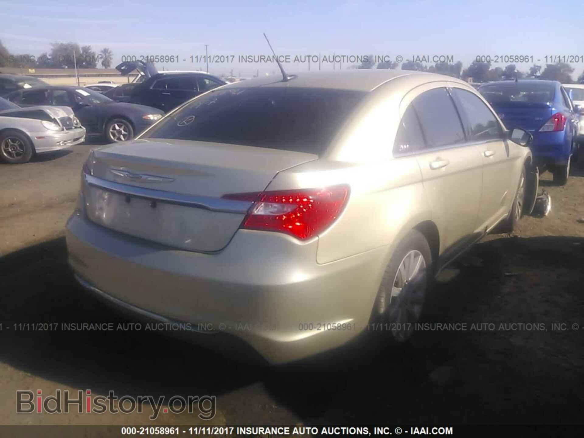 2011 Chrysler 200 - VIN: 1C3BC1FG4BN512624 - Photo 4