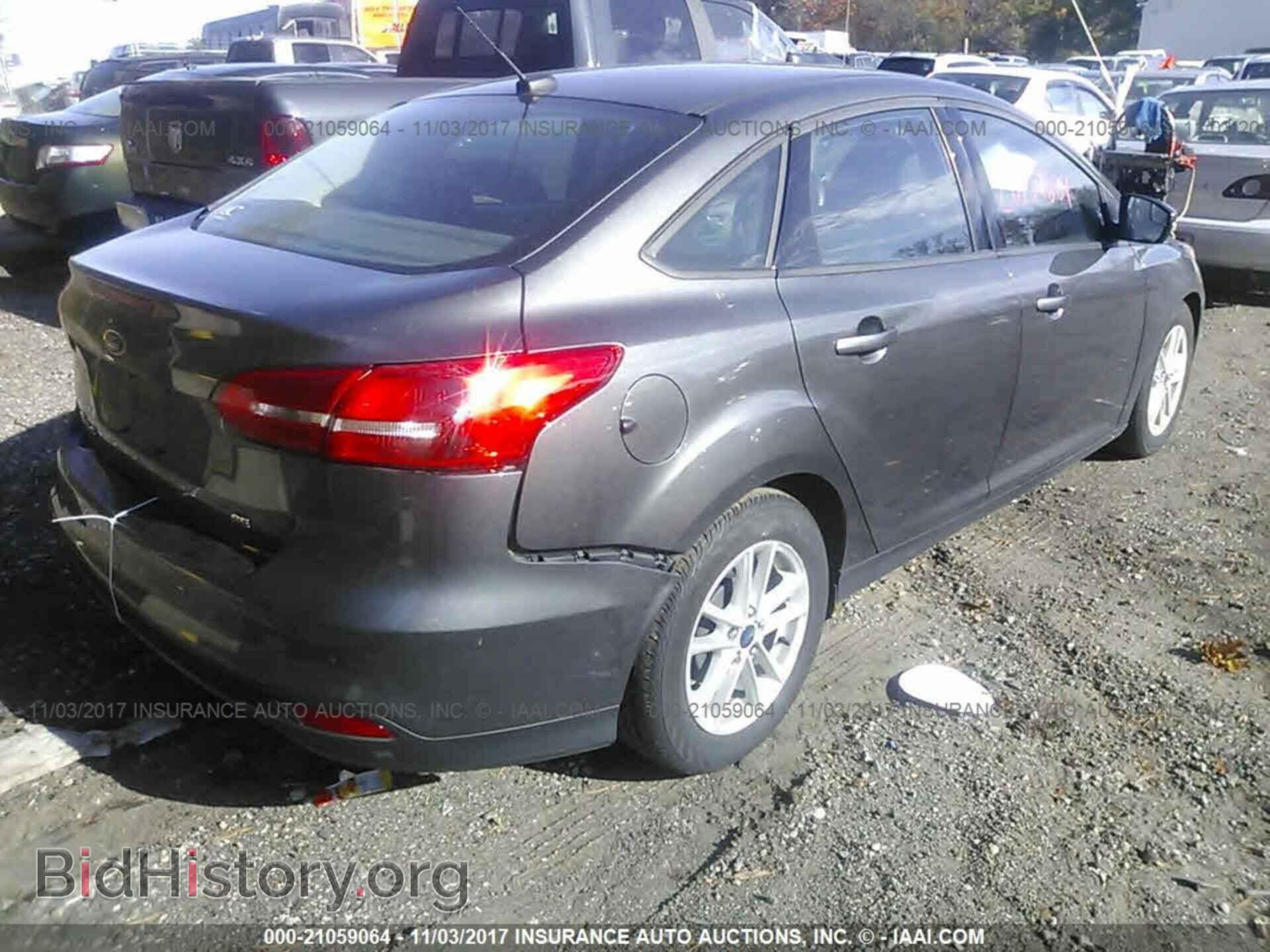 2016 Ford Focus - VIN: 1FADP3F27GL260868 - Фото 4