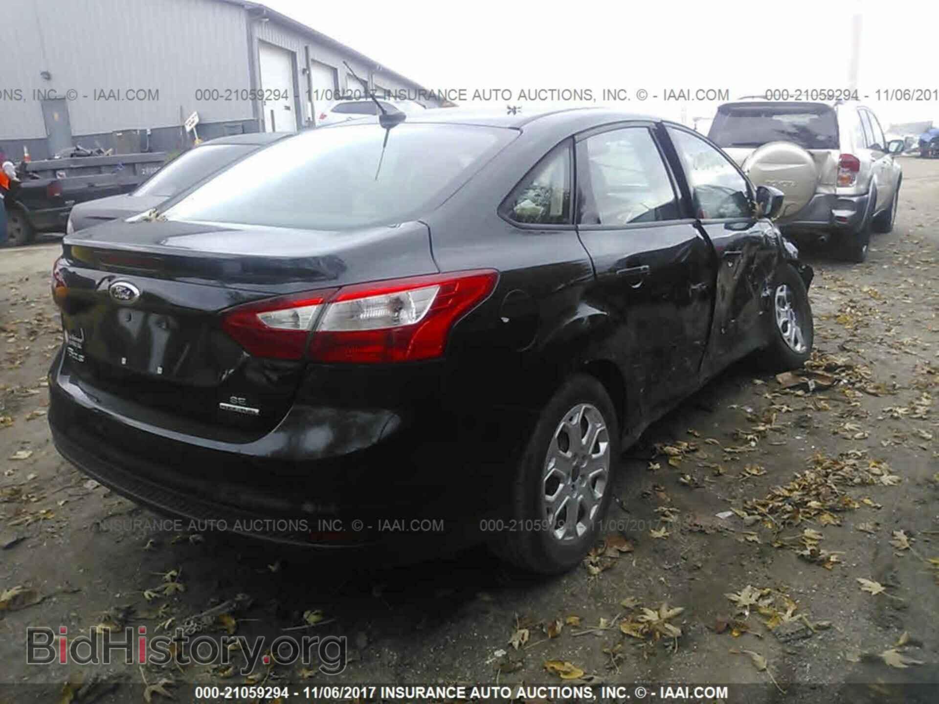 2012 Ford Focus - VIN: 1FAHP3F23CL447620 - Photo 4
