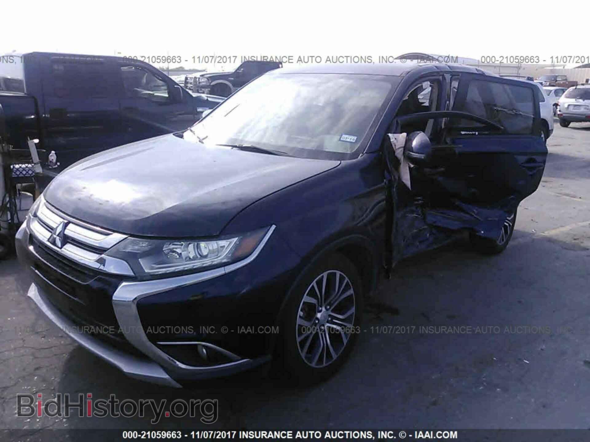 2016 Mitsubishi Outlander - VIN: JA4AD3A35GZ046166 - Фото 2