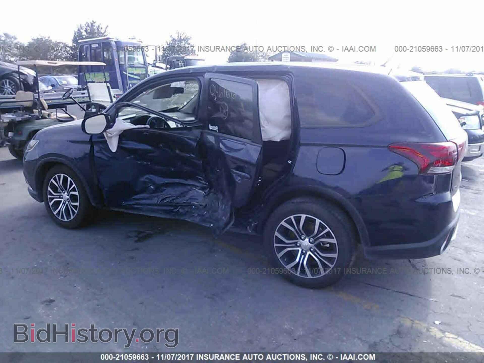 2016 Mitsubishi Outlander - VIN: JA4AD3A35GZ046166 - Фото 3