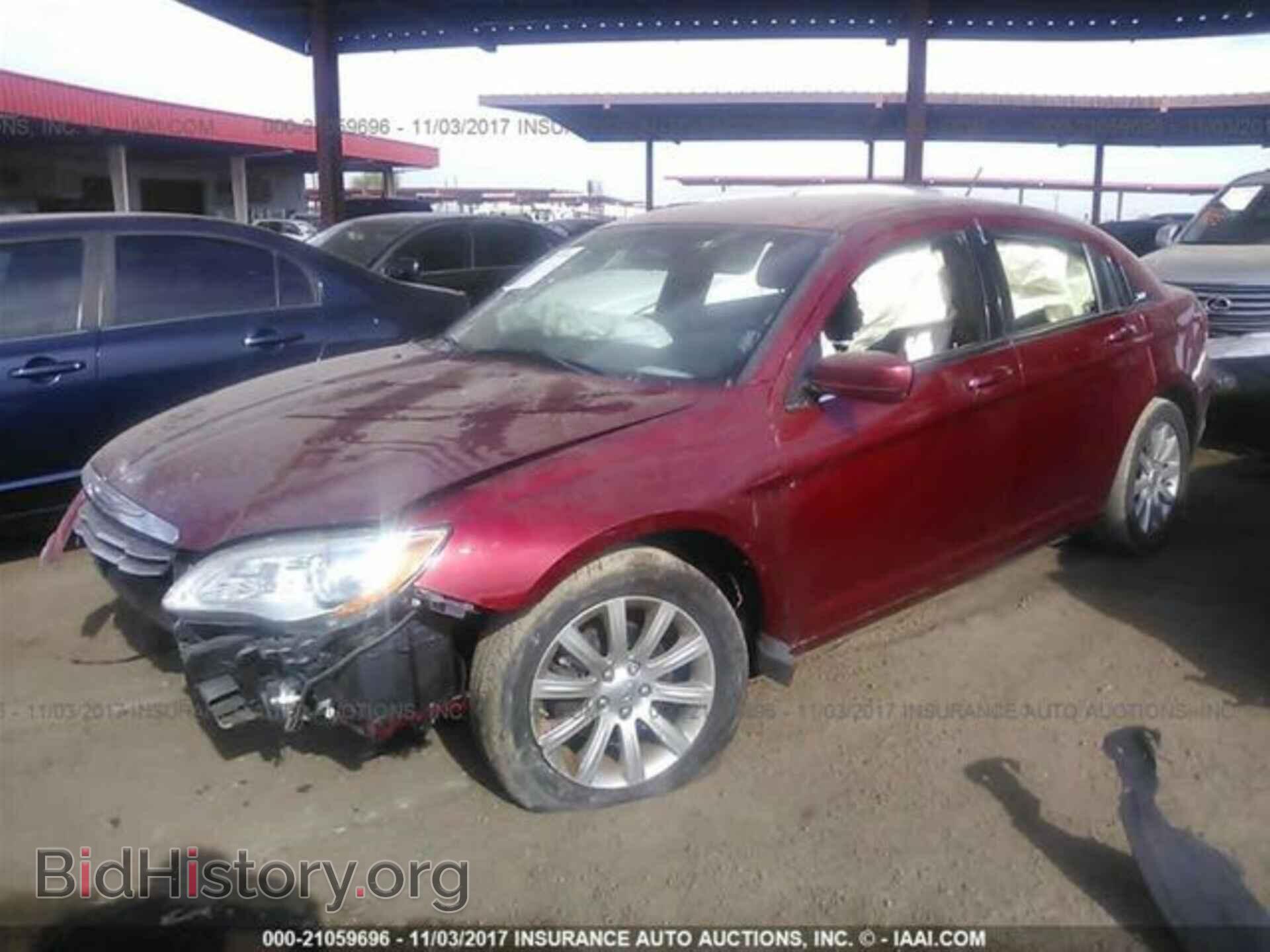 2013 Chrysler 200 - VIN: 1C3CCBBG0DN635386 - Photo 2