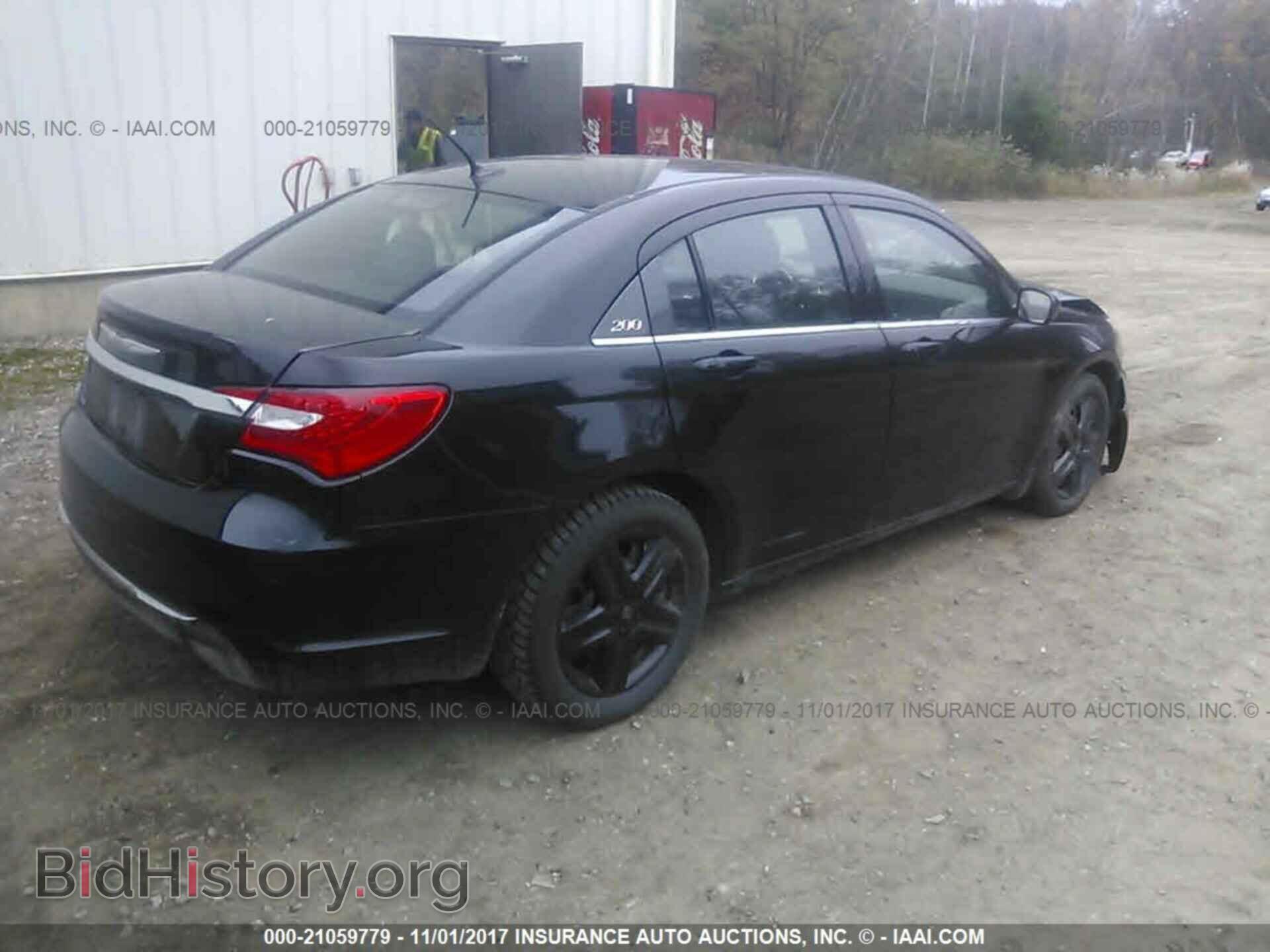 2013 Chrysler 200 - VIN: 1C3CCBAB9DN642441 - Photo 4