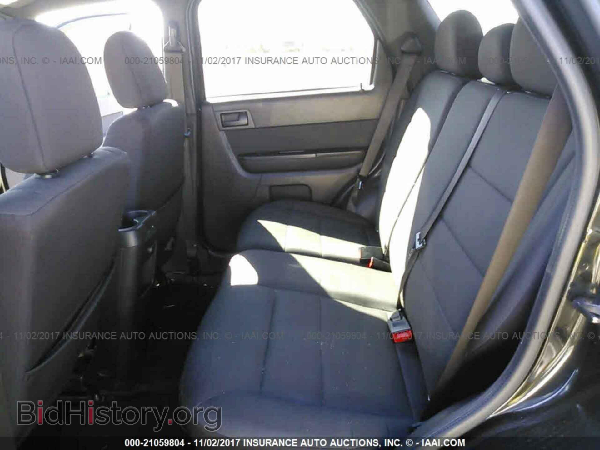 2011 Ford Escape - VIN: 1FMCU9DG3BKA50942 - Photo 8