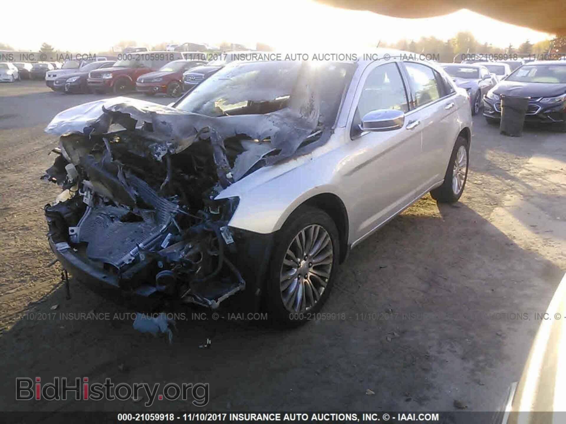 2011 Chrysler 200 - VIN: 1C3BC2FB6BN583186 - Photo 2