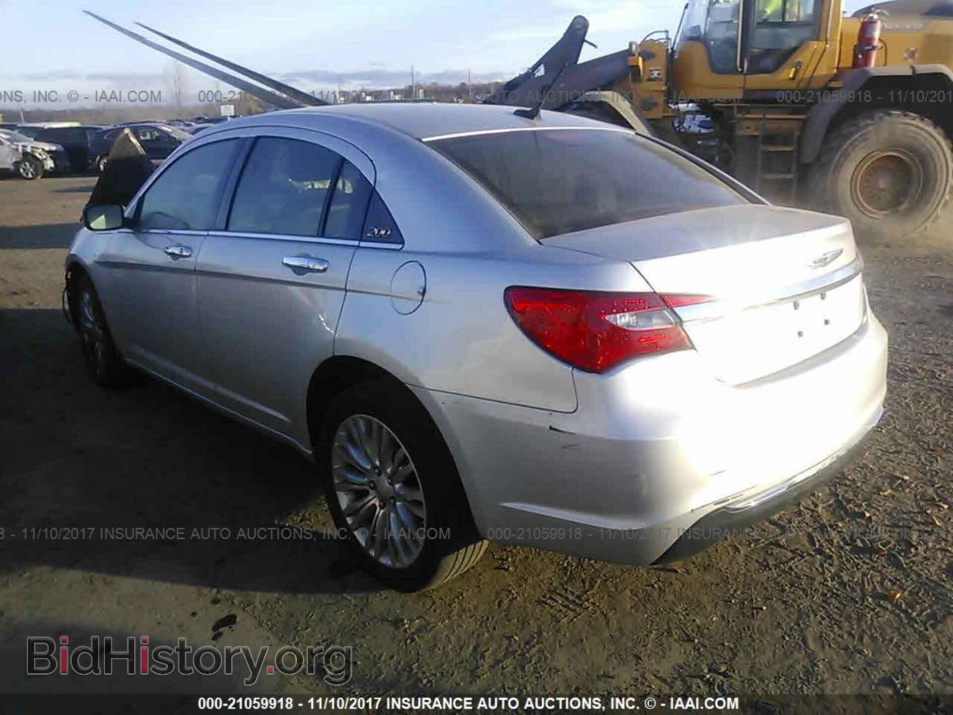 2011 Chrysler 200 - VIN: 1C3BC2FB6BN583186 - Photo 3
