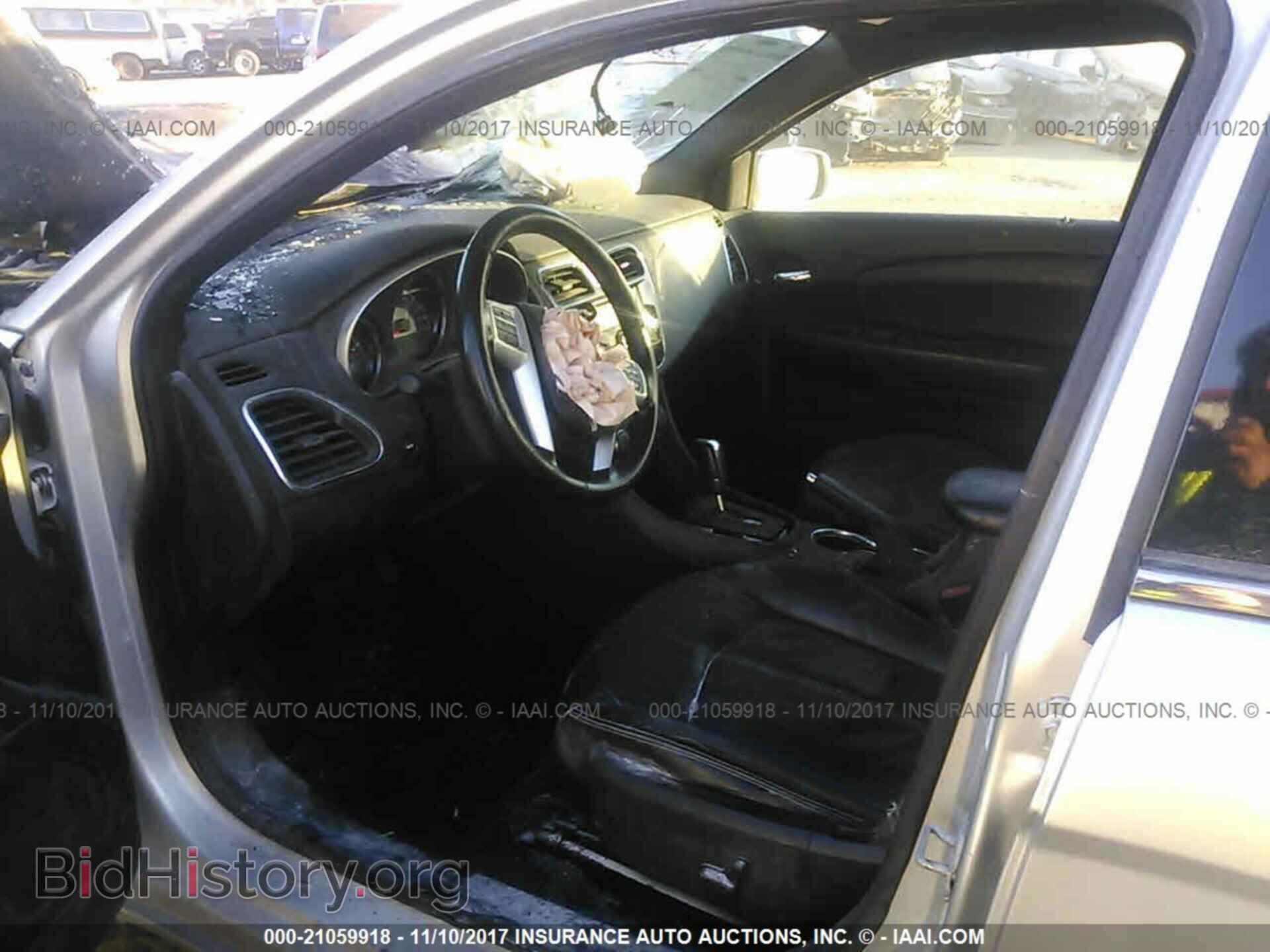 2011 Chrysler 200 - VIN: 1C3BC2FB6BN583186 - Photo 5