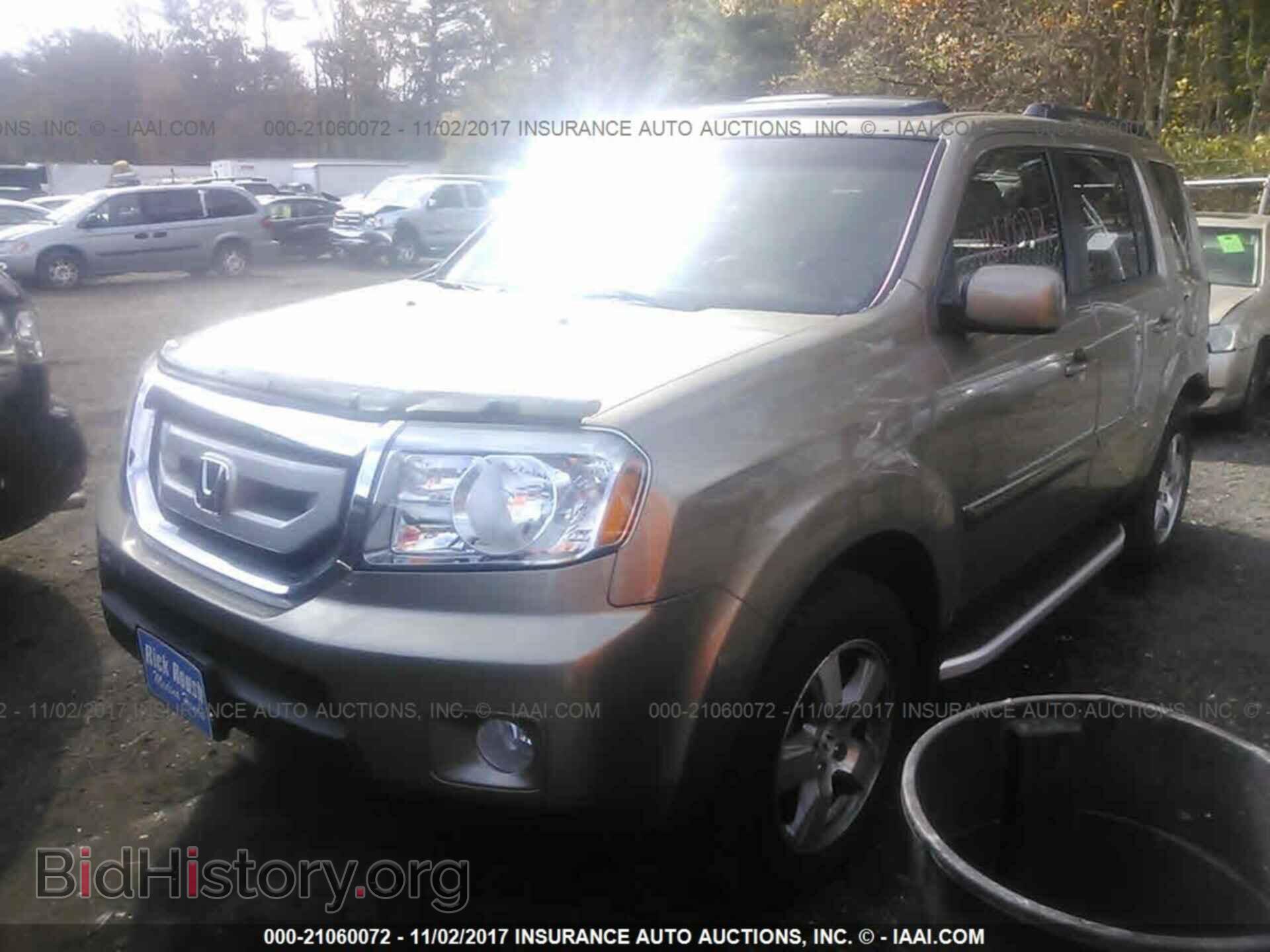 2011 Honda Pilot - VIN: 5FNYF4H75BB071984 - Photo 2