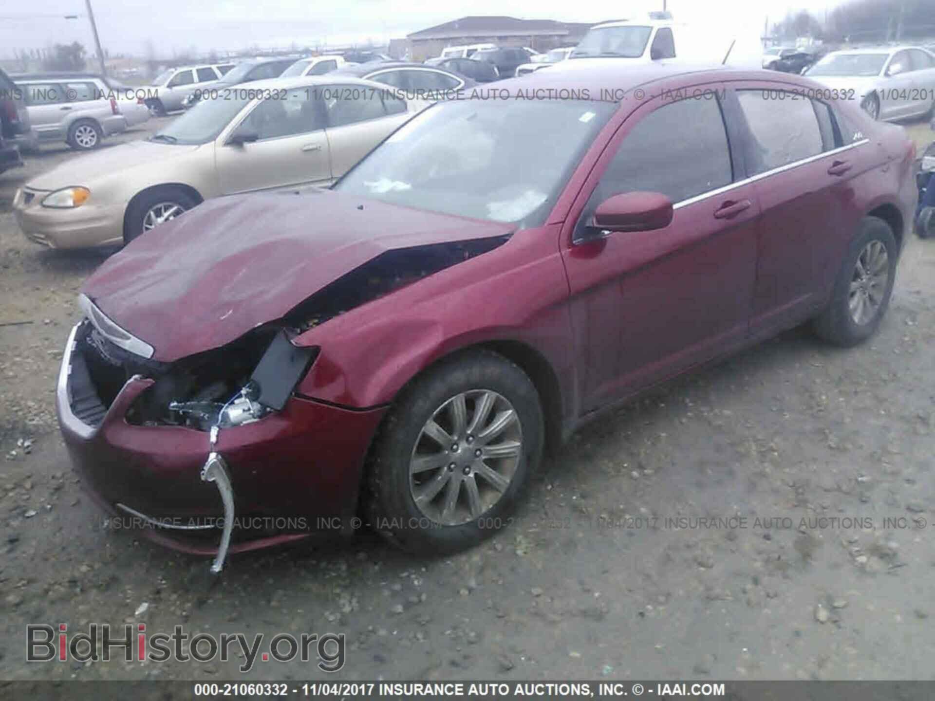 2011 Chrysler 200 - VIN: 1C3BC1FB4BN579633 - Photo 2