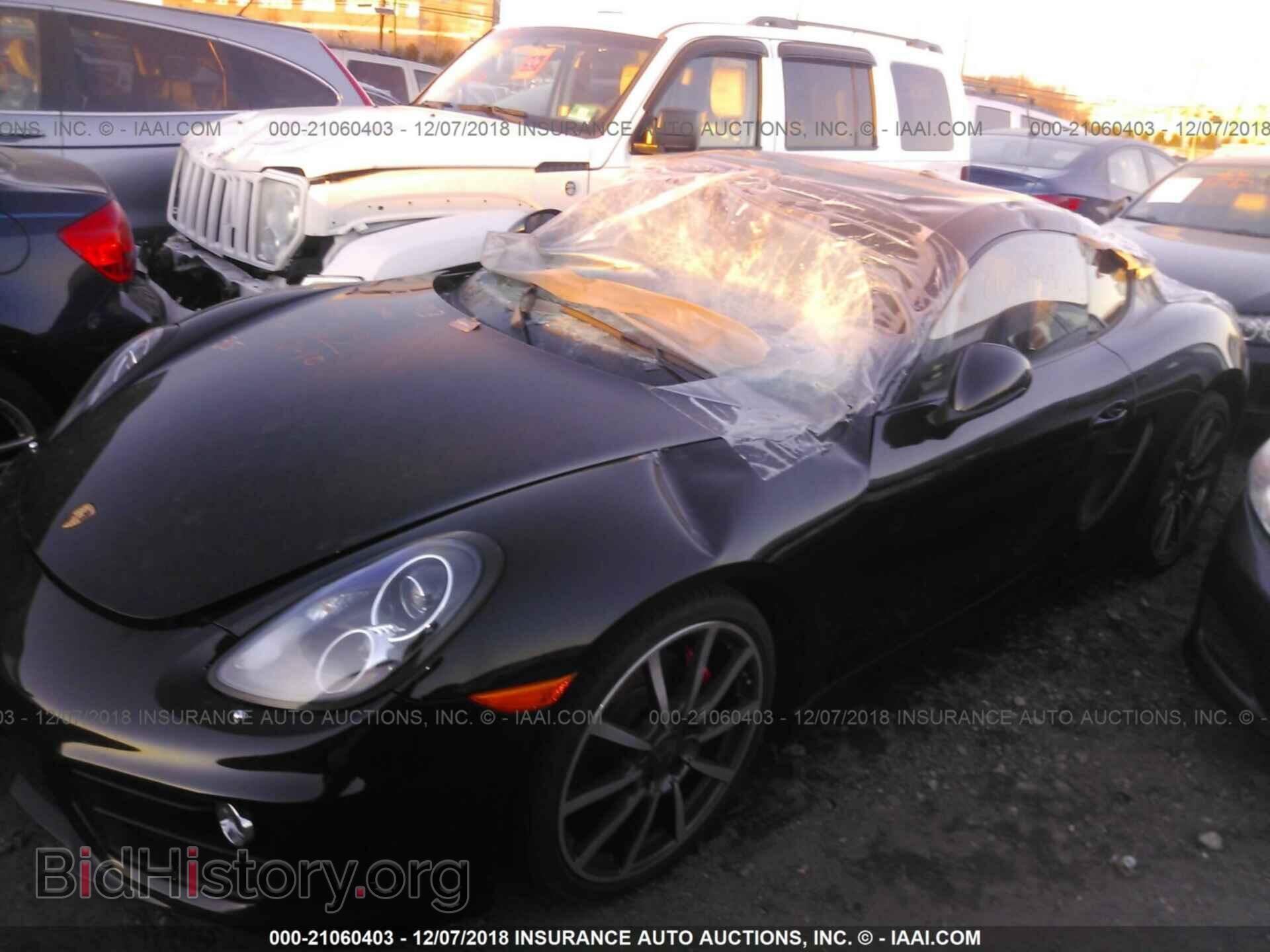 2016 Porsche Cayman - VIN: WP0AB2A82GK185410 - Фото 2